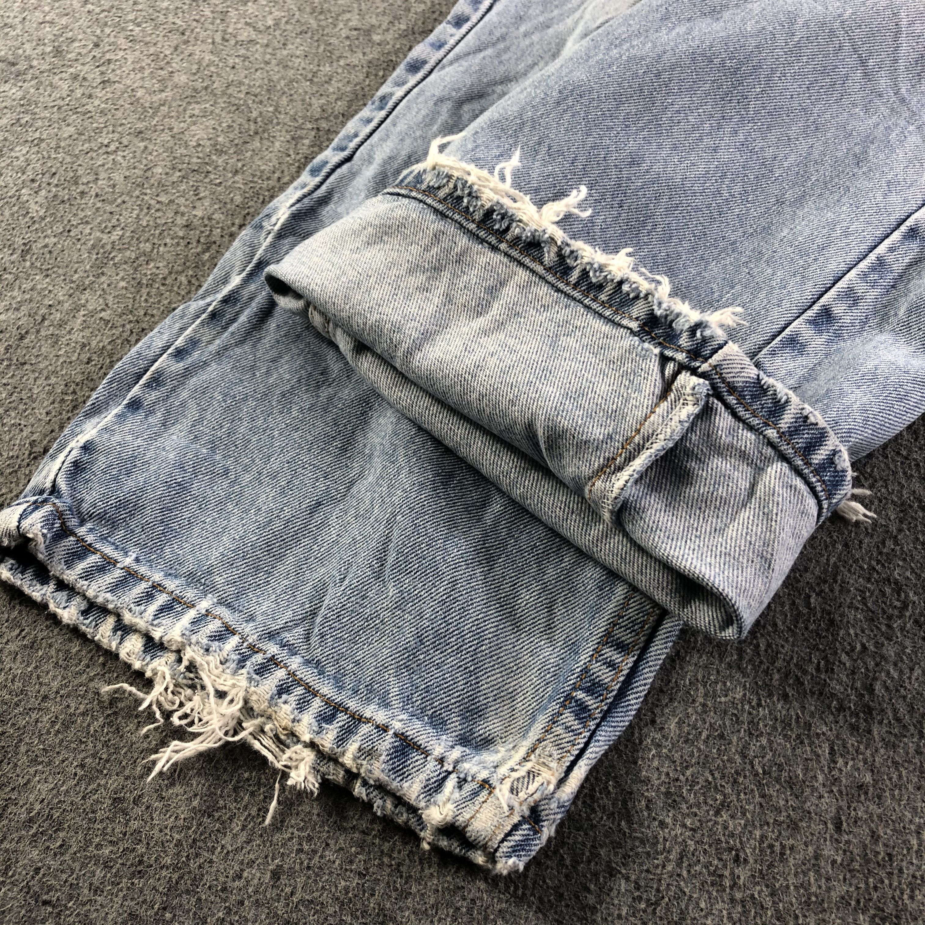 Levi's Vintage 90s Light Wash Levis 505 Jeans-J3346 Size US 33 - 7 Thumbnail