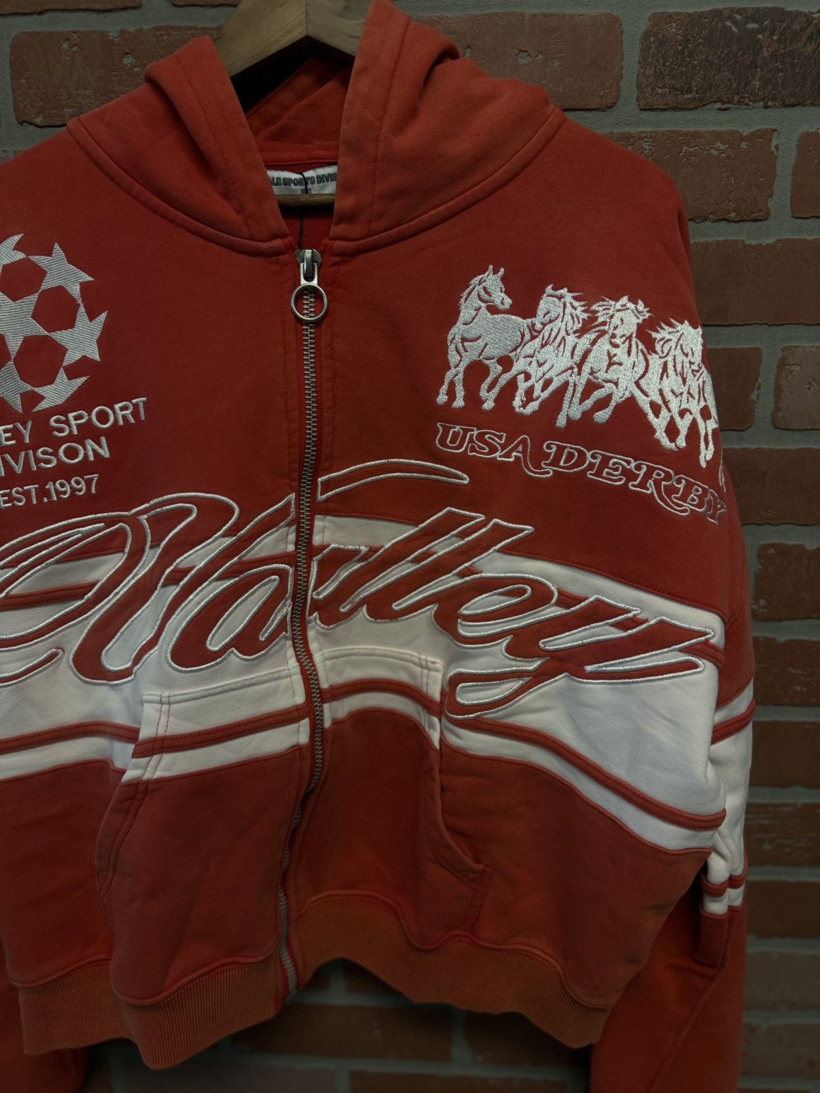 Vale Vale Valley Red Pullover Hoodie Size XL (NEW) Size US XL / EU 56 / 4 - 6 Thumbnail
