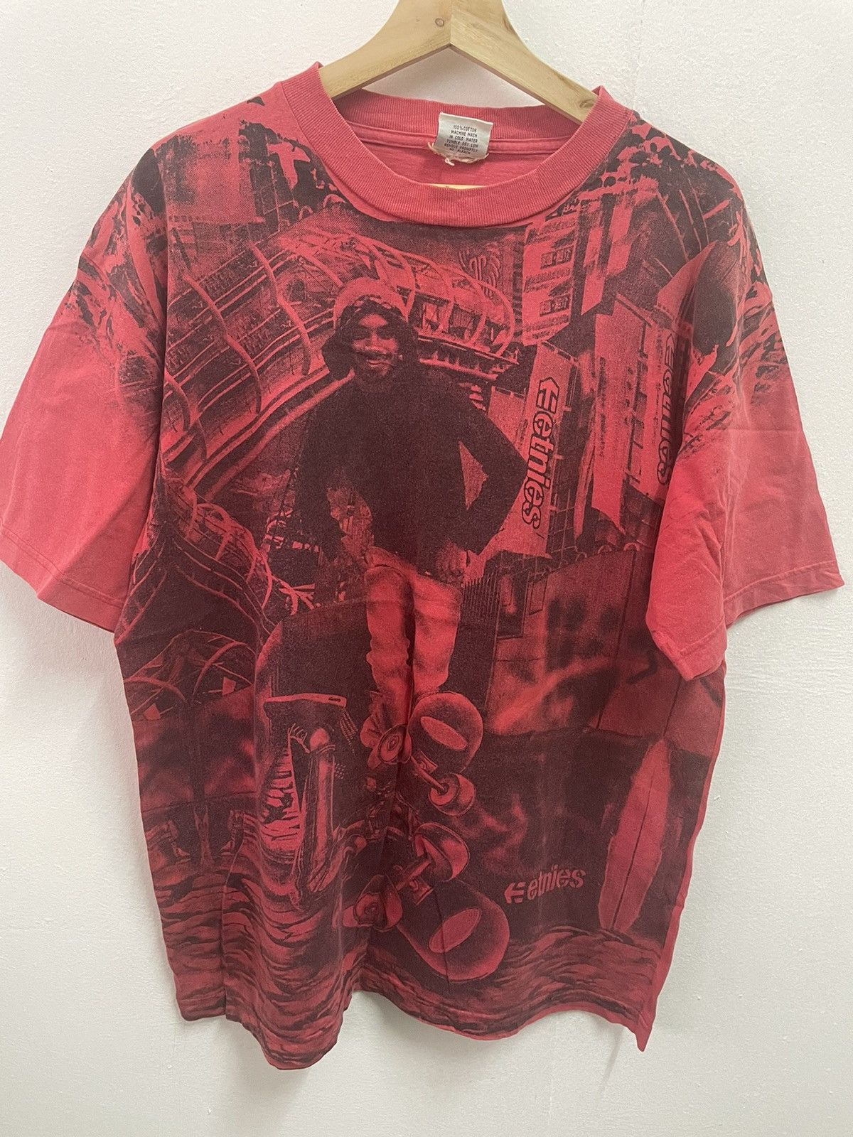 Vintage Vintage Etnies Skateboarding Shirt Big Printed Size US L / EU 52-54 / 3 - 2 Thumbnail