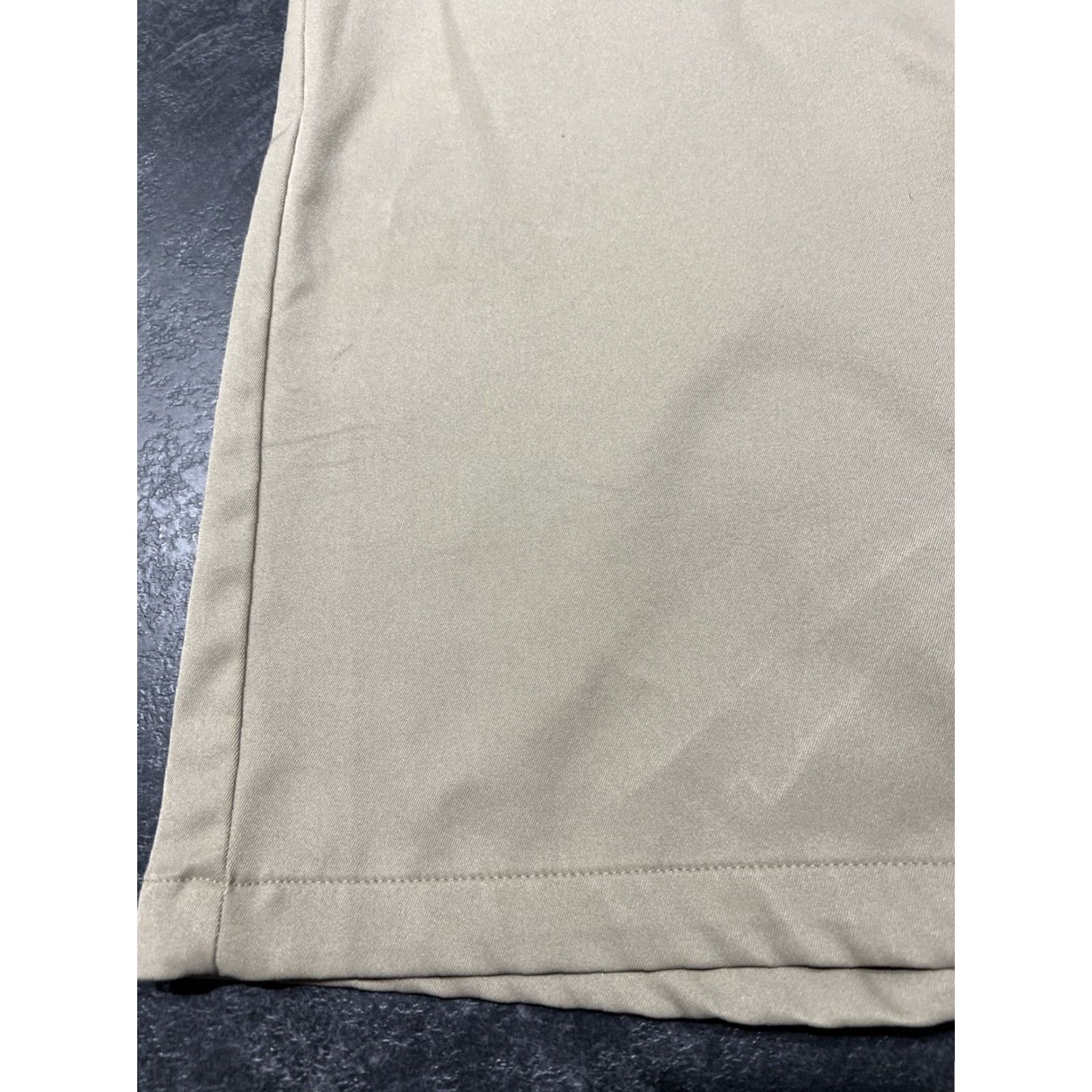 Vintage DENNIS M40 Mens Khaki Flat Front Stretch Twill Shorts Polyester | Regular Fit | 40 Waist | Beige, Solid, Chino, Casual Workwear Size US 40 / EU 56 - 2 Thumbnail