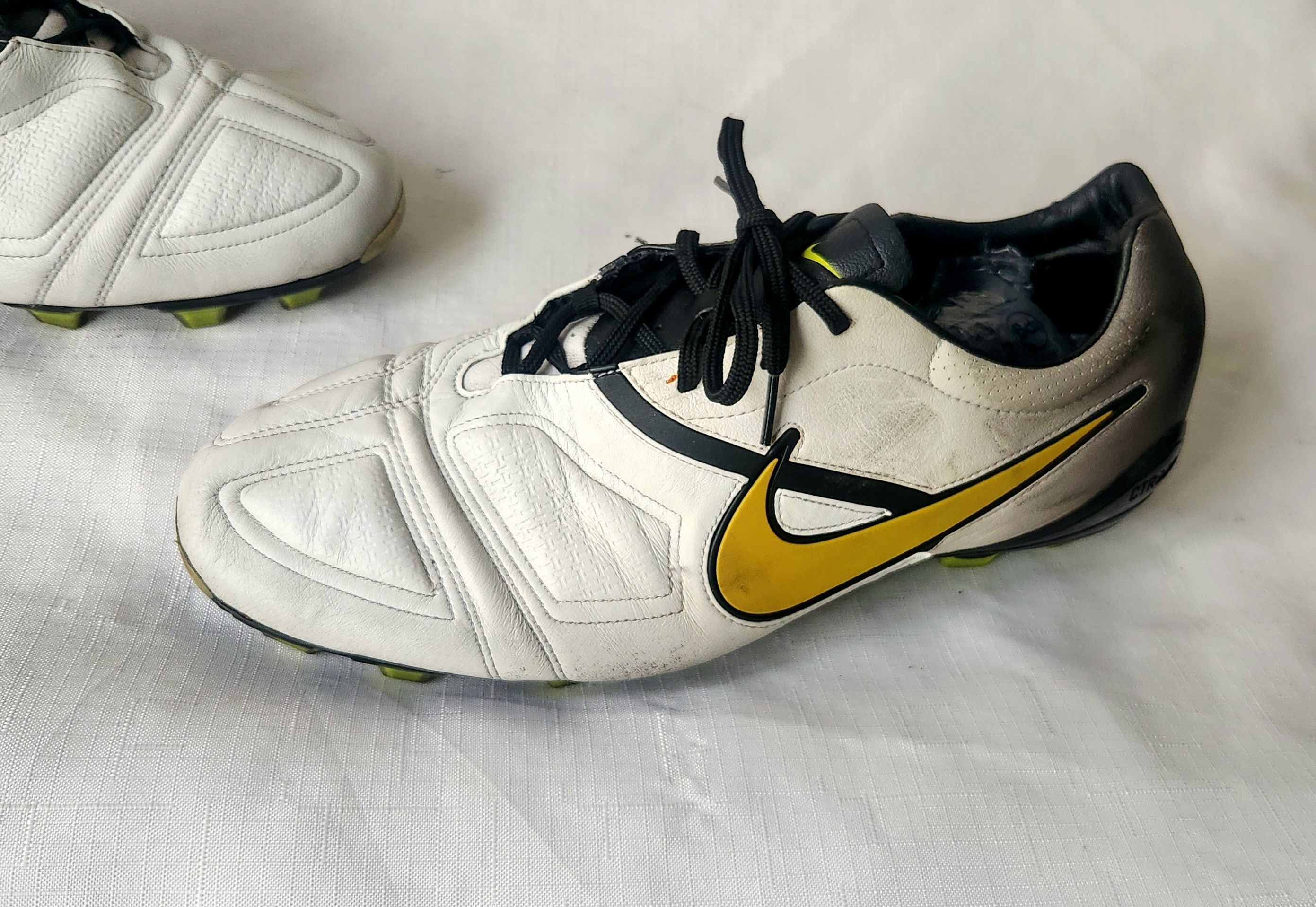 Nike × Vintage Nike CTR360 Maestri FG Football Cleats Boots size 13 Size US 13 / EU 46 - 3 Thumbnail