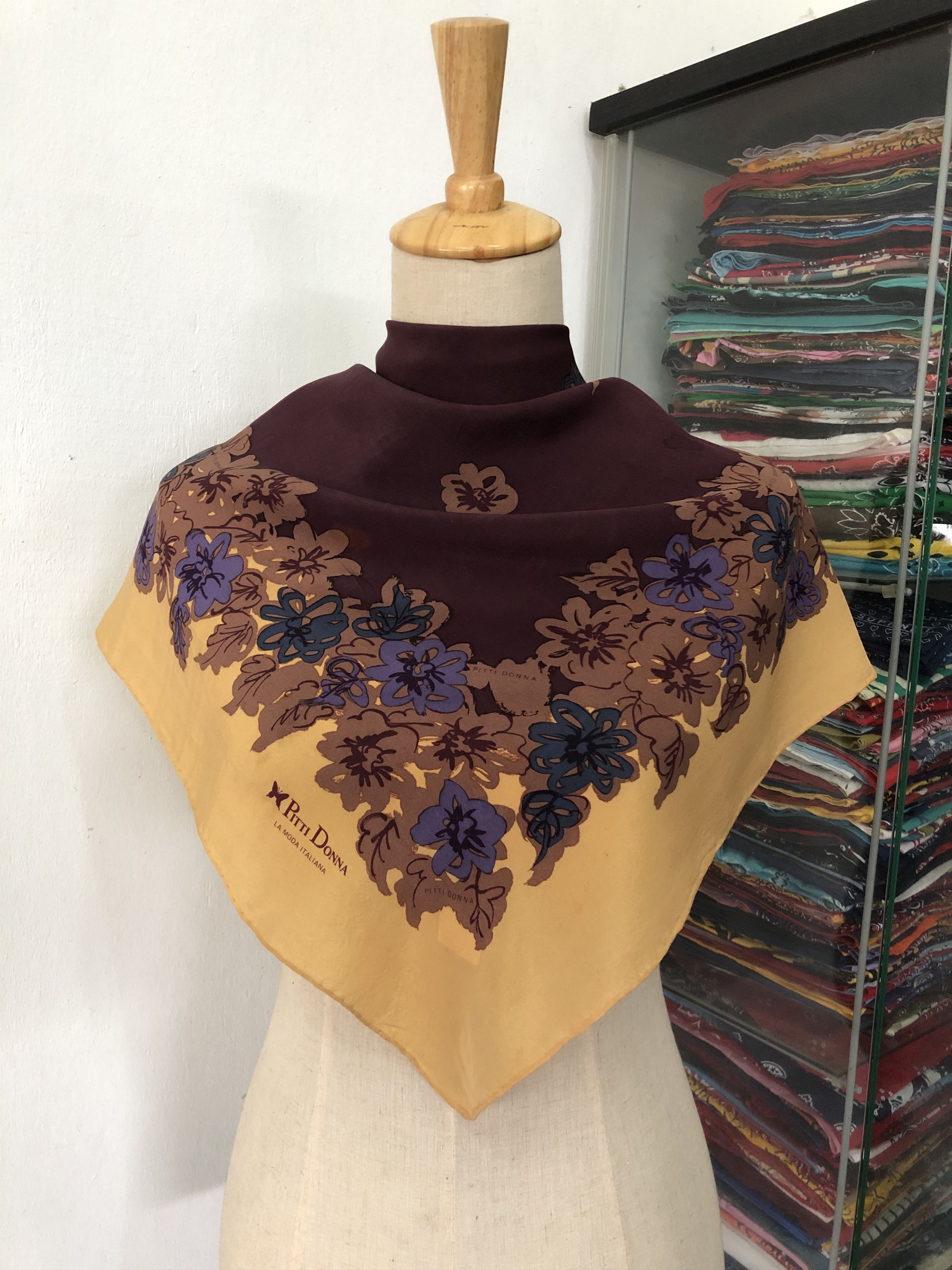 Vintage Vintage Pitti Donna Silk Scarf Size ONE SIZE - 1 Thumbnail