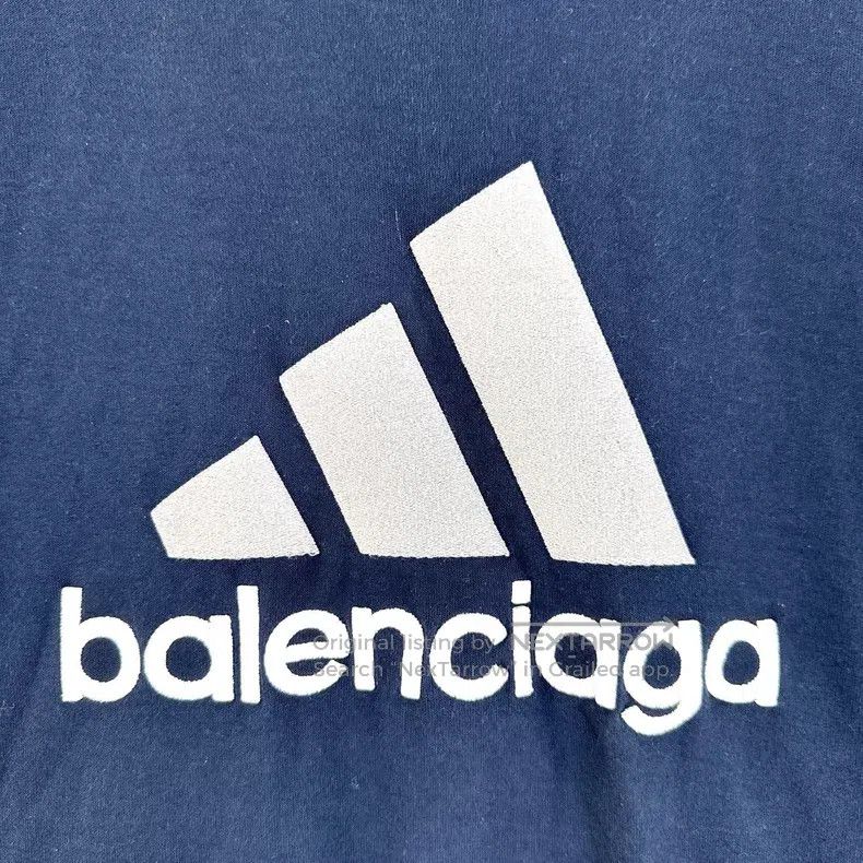 Balenciaga Balenciaga Dark blue chest embroidered logo reversible sho Size US M / EU 48-50 / 2 - 6 Thumbnail