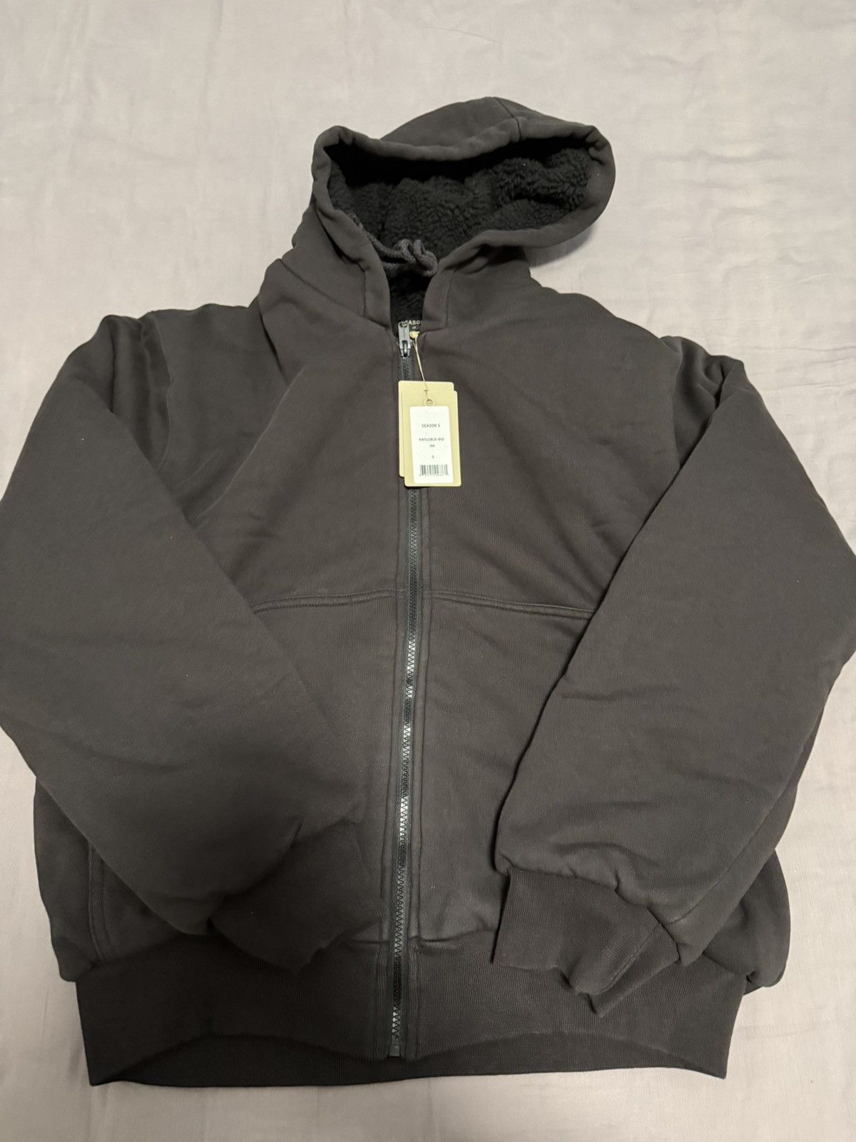 Yeezy yeezy season 5 sherpa reversible zip up hooded sweatshirt Size US S / EU 44-46 / 1 - 1 Thumbnail