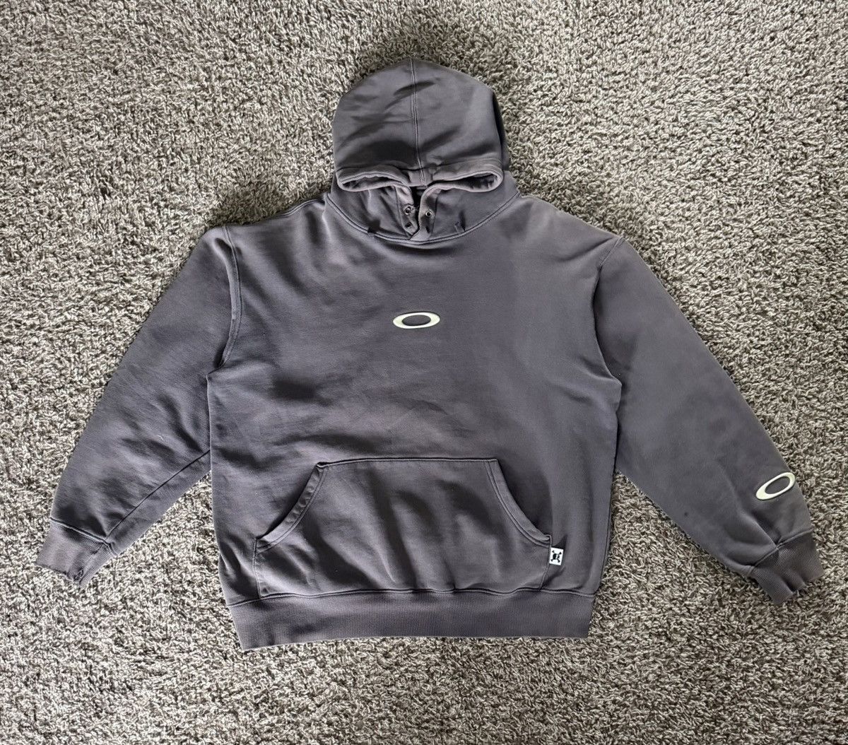 Oakley × Streetwear × Vintage Vintage Oakley software center logo