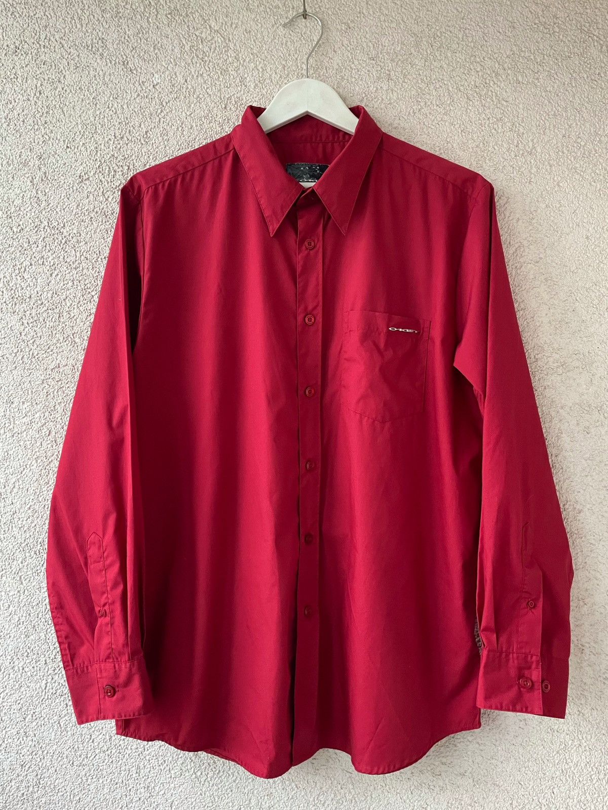 Oakley Oakley Men Basic Red Shirt Small Metal Logo Size L Gorpcore Size US L / EU 52-54 / 3 - 1 Thumbnail