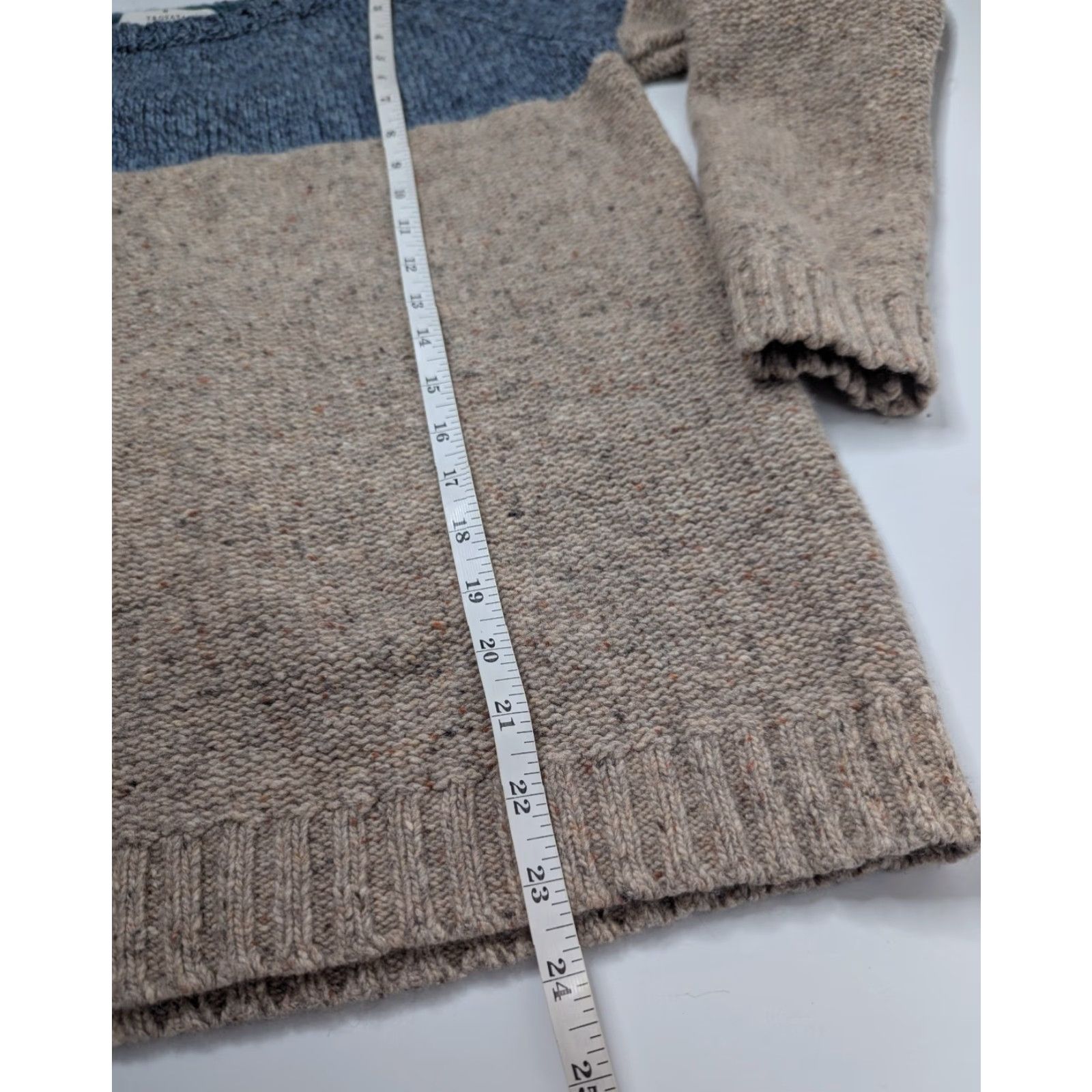 Paradise Trovata Birds of Paradis Lambswool Colorblock Sweater Blue Beige Size M (fits smaller) Pullover Crew Neck Long Sleeve Women Shirt/ Sweater Size M / US 6-8 / IT 42-44 - 6 Thumbnail