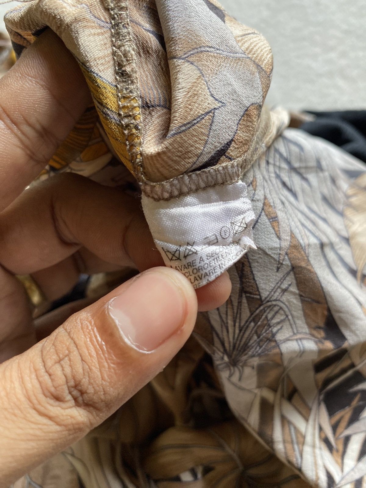 Salvatore Ferragamo Vintage Salvatore Ferragamo Silk Over Tiger Print Size US L / EU 52-54 / 3 - 10 Thumbnail