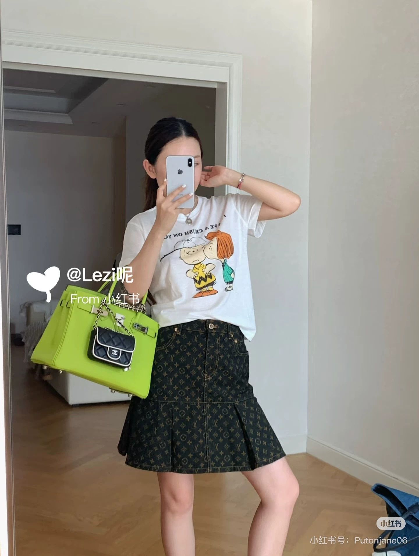 Louis Vuitton LV Black Gold Monogram Short Skirt FR36 Size 26" / US 2 / IT 38 - 9 Thumbnail