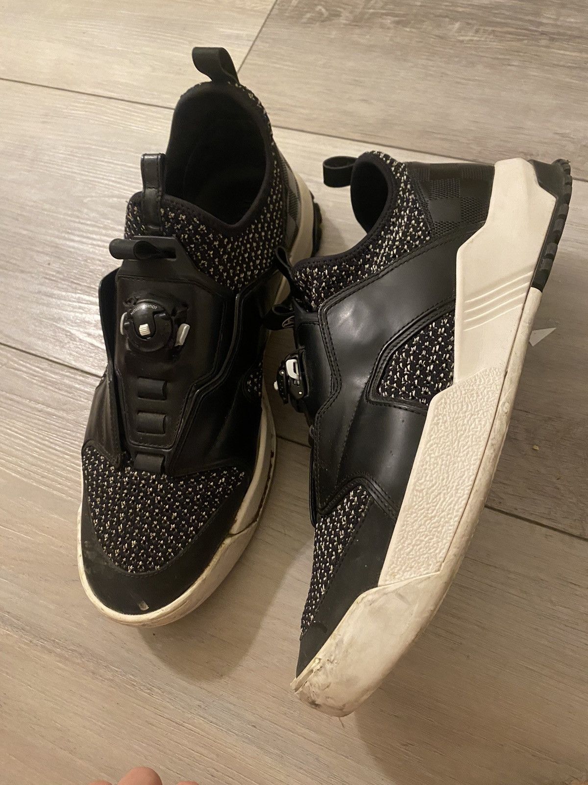 Louis Vuitton Louis Vuitton Laceless Fuel Power Sneaker VINTAGE UNRELEASED Size US 10 / EU 43 - 8 Thumbnail