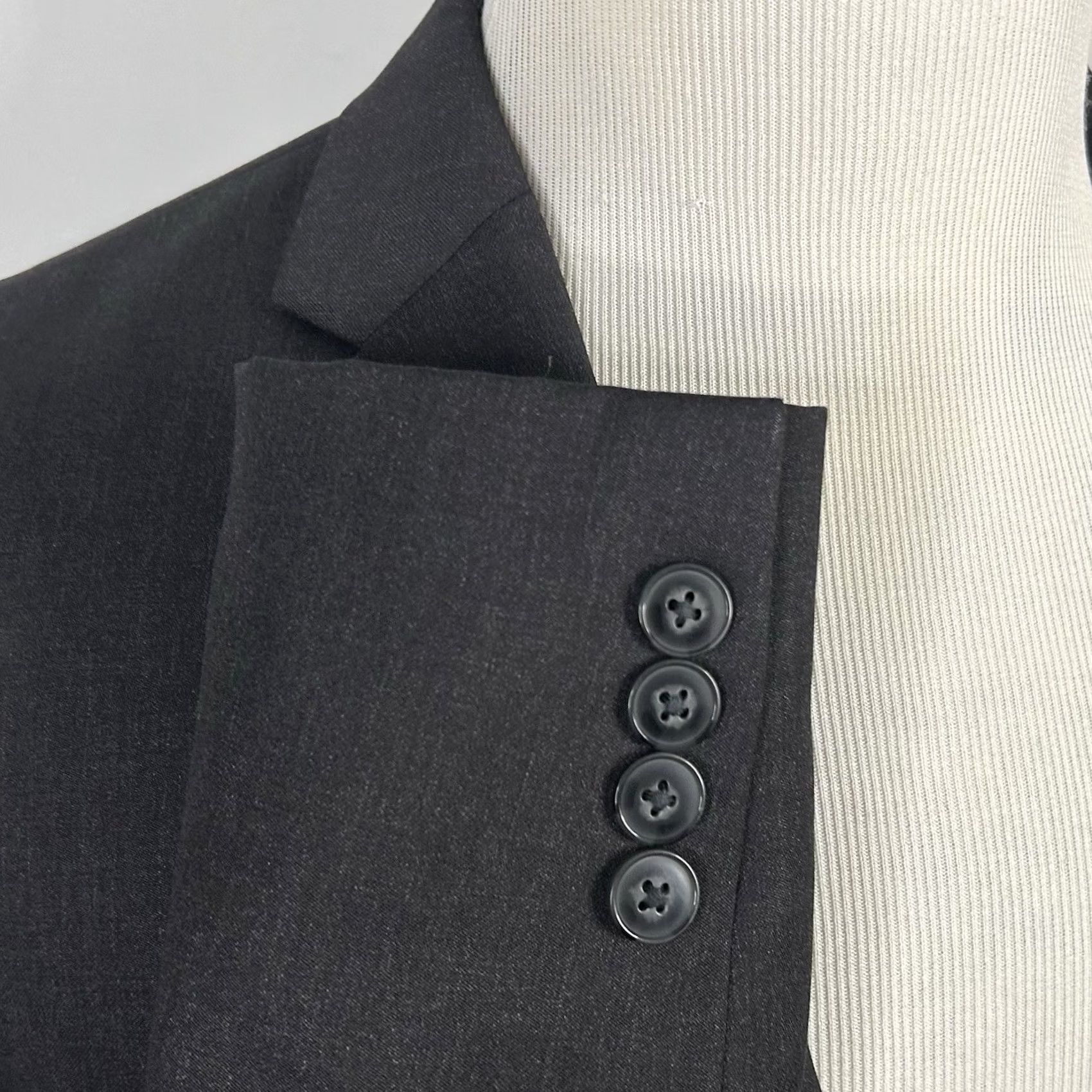 Calvin Klein Calvin Klein Jacket Sport Coat 42R 100% Wool Gray Two-Button Lined Double Vented Mens Reg 42 Dark Gray Size US XS / EU 42 / 0 - 5 Thumbnail