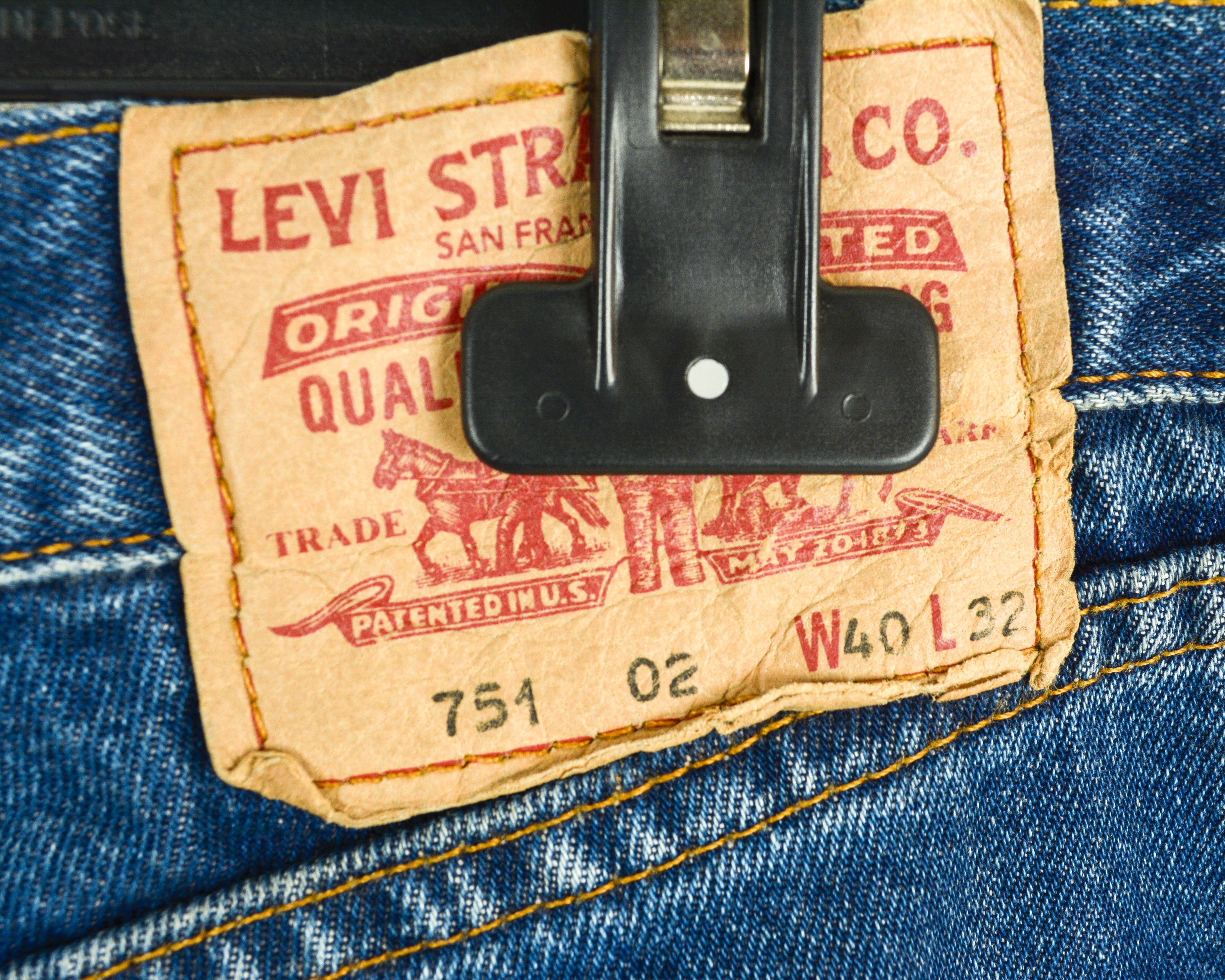 Levi's 751 02 men W40 L32 Reg Straight Jeans Denim Pants Trousers Size US 40 / EU 56 - 9 Thumbnail