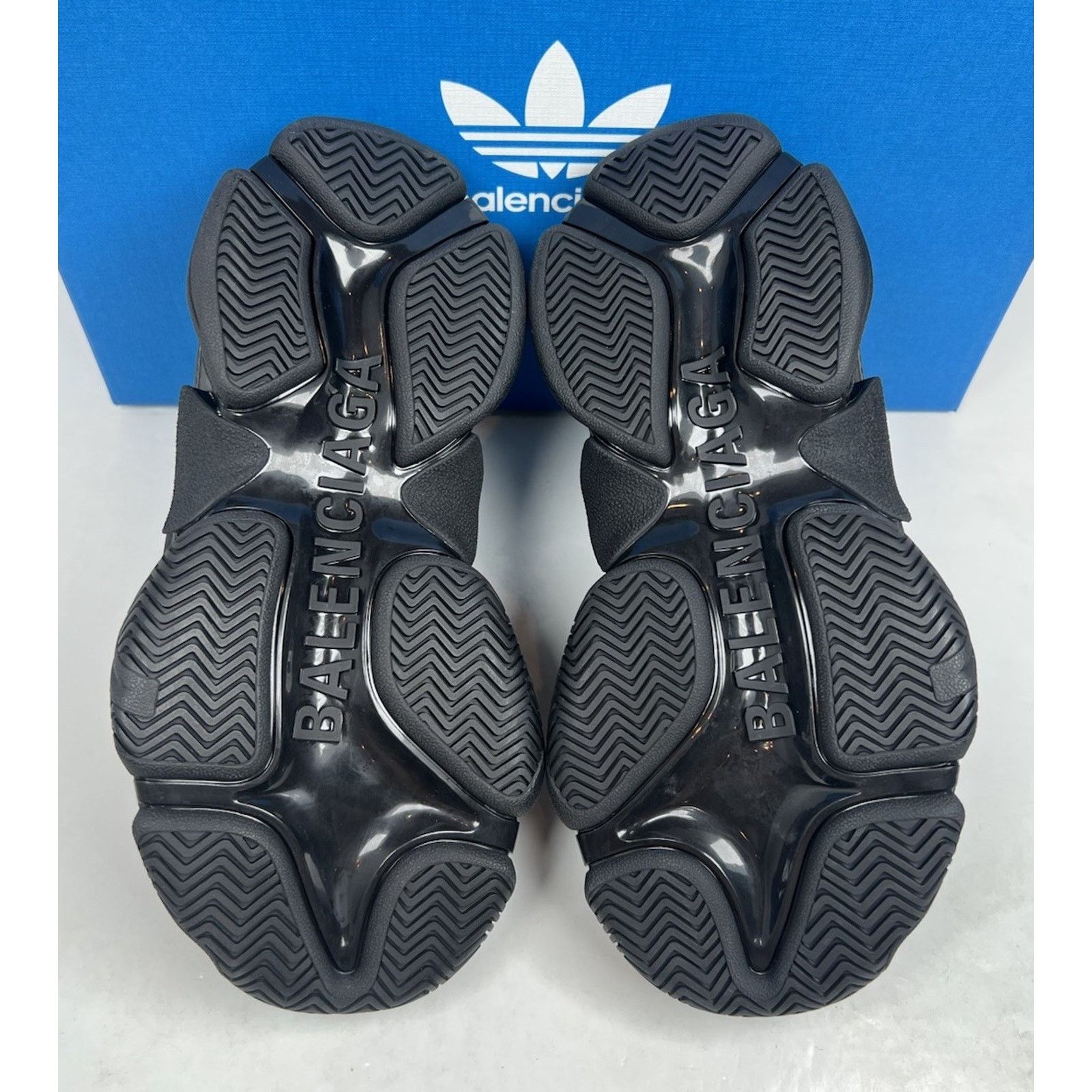 Balenciaga Size 34EU/4W - Balenciaga Triple S x Adidas NEW Size US 4 / IT 34 - 6 Thumbnail