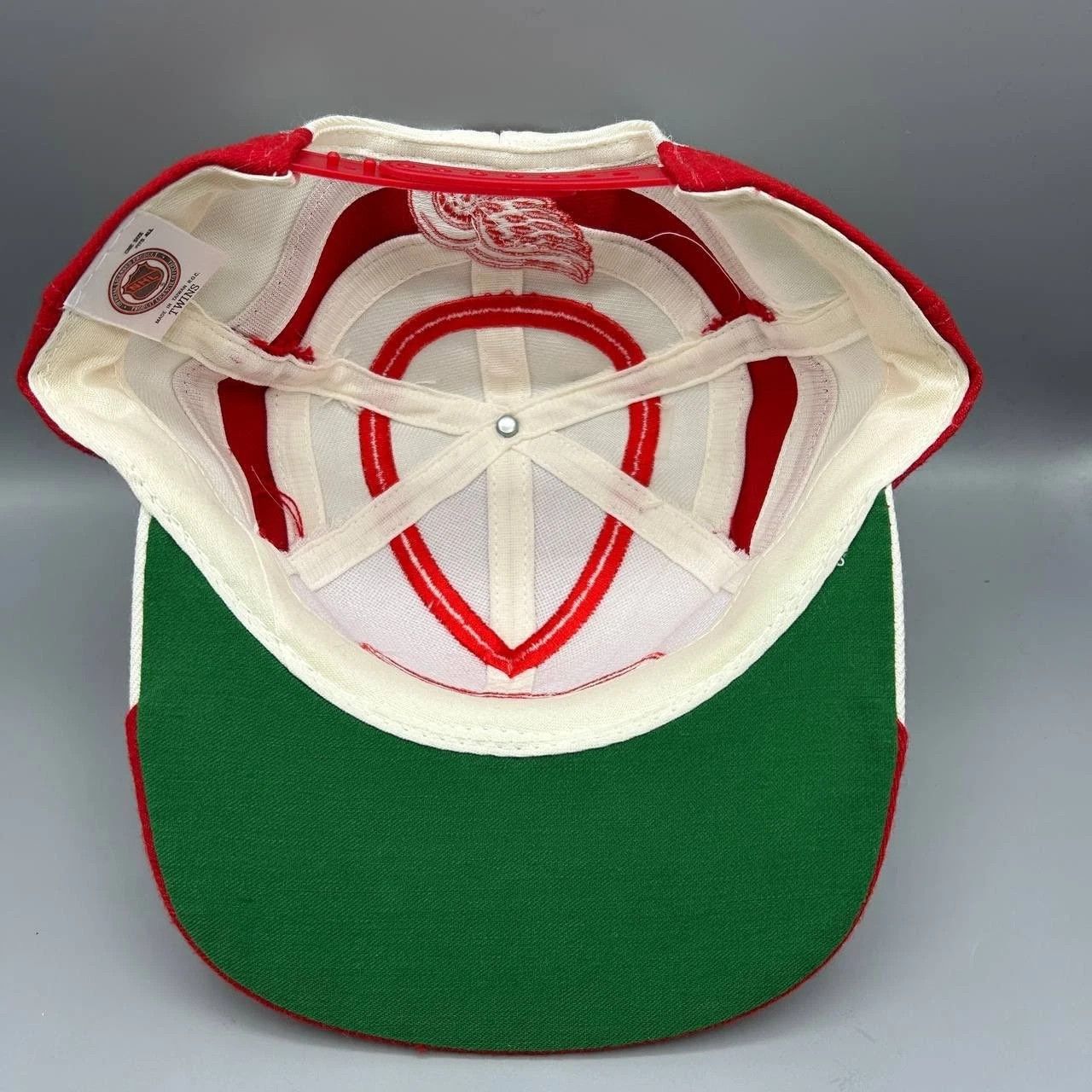 Twins Enterprise Inc. Vintage Detroit Red Wings Hat Men White NHL Snap Back Cap Size ONE SIZE - 2 Thumbnail