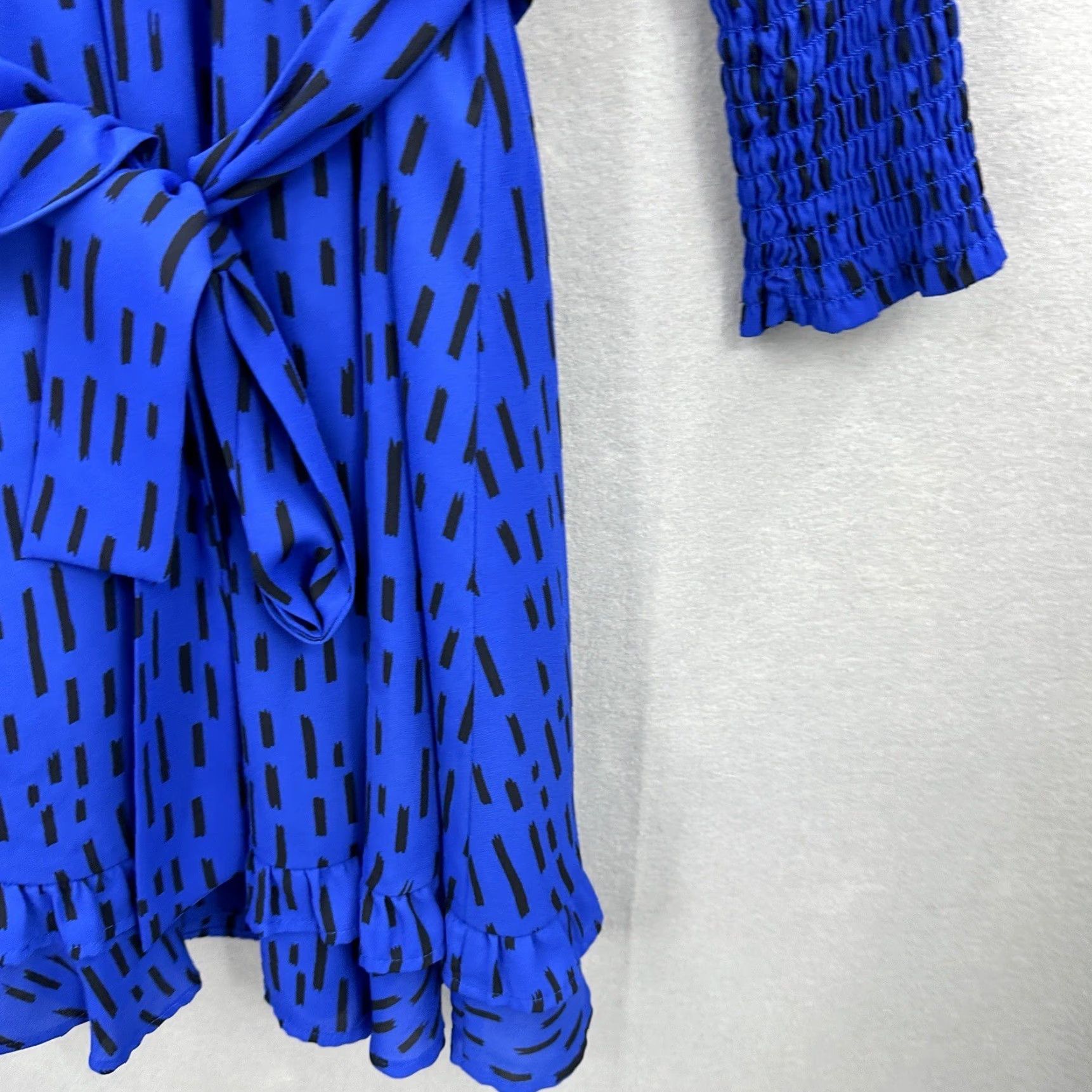Rebecca Minkoff Rebecca Minkoff Dress Womens Small Blue Black Soft Geometric Long Sleeve Mini Shirt Womens Small Blue Dress"} Size S / US 4 / IT 40 - 6 Thumbnail