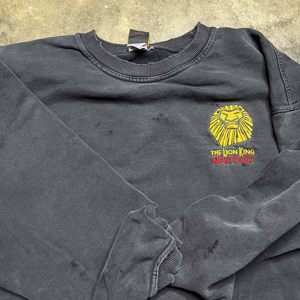 Vintage vintage thrashed lion king new york broadway swsstshirt Size US XL / EU 56 / 4 - 4 Thumbnail