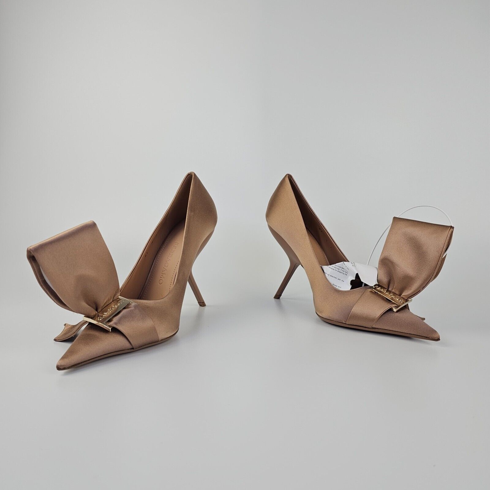 Ferragamo Erica 105mm Beige Satin Heeled Pumps New