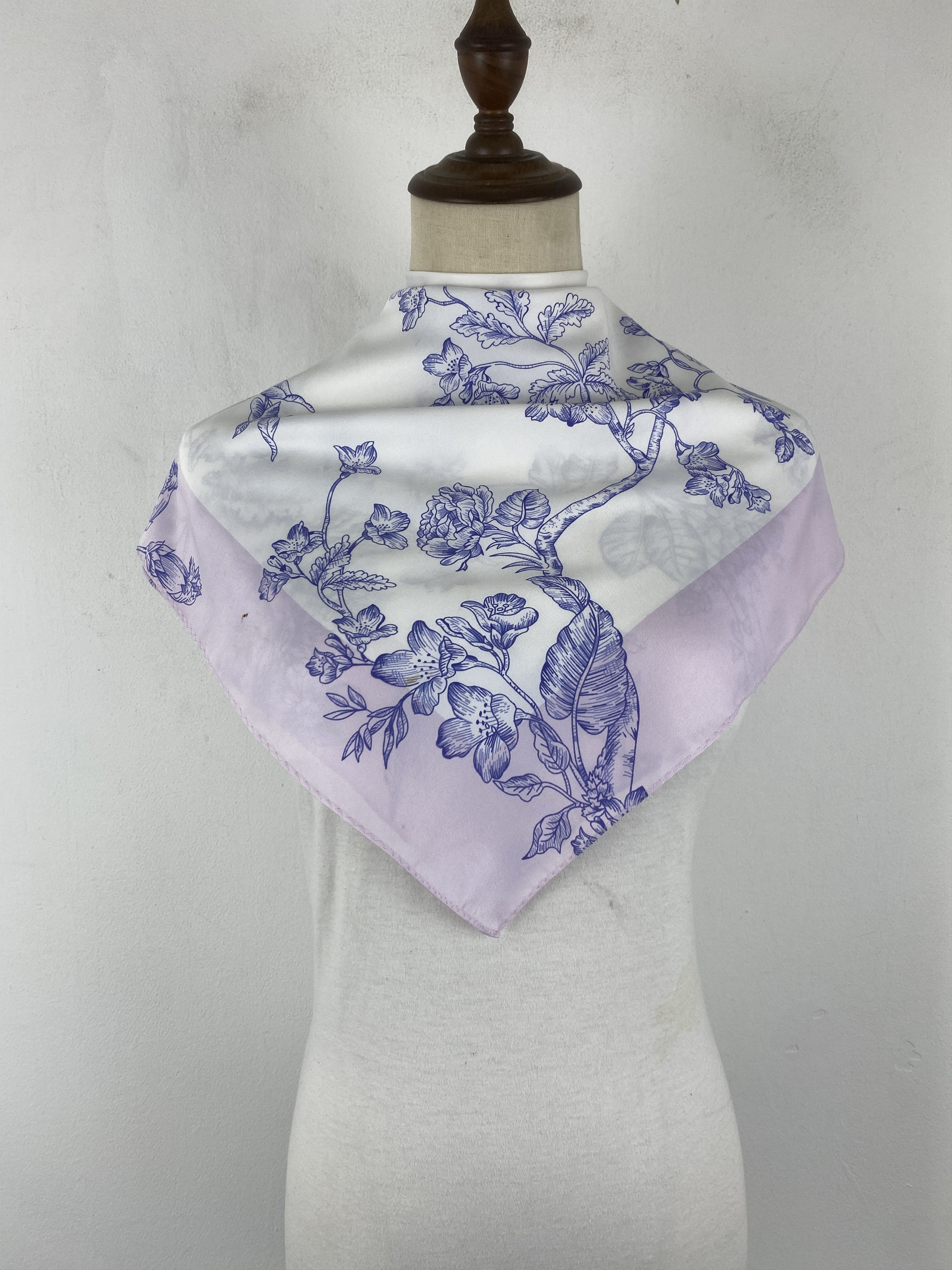 Japanese Brand Flower Design Silk Scarf / Muffler / Silk Shawl SN0061 Size ONE SIZE - 1 Thumbnail