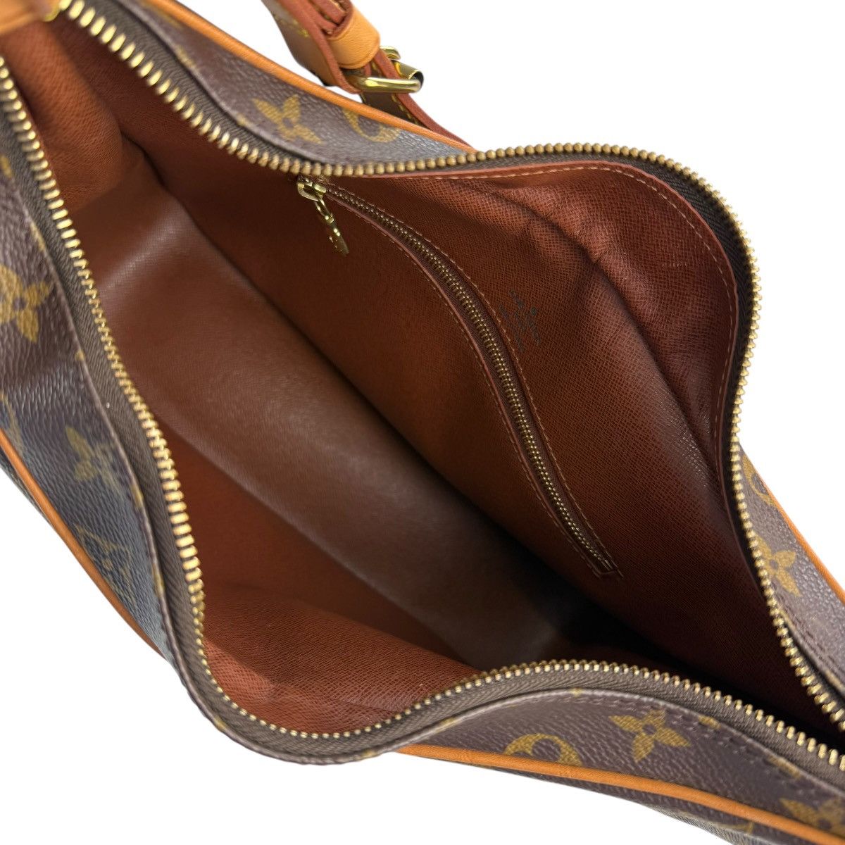 Louis Vuitton Louis Vuitton Monogram Boulogne 30 Shoulder Bag Size ONE SIZE - 7 Thumbnail