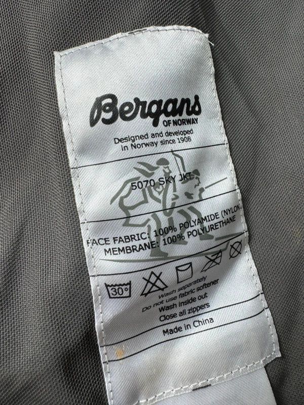 Bergans Bergans of Norway 5070 Sky Jacket Waterproof Hardshell L Size US L / EU 52-54 / 3 - 15 Thumbnail