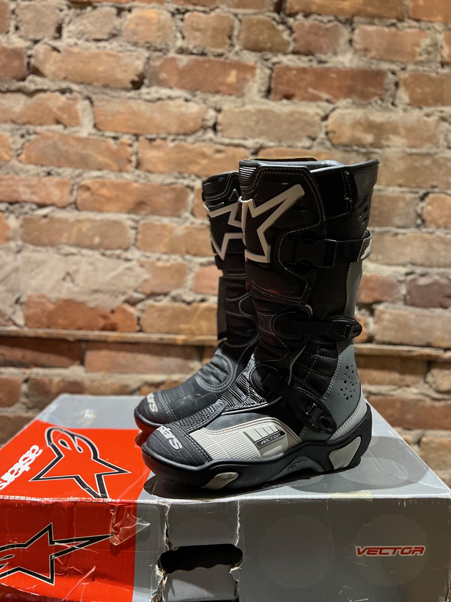 Alpinestars Alpinestars Vector Motorcycle Boots – Black/Grey Size US 8 / EU 41 - 1 Thumbnail