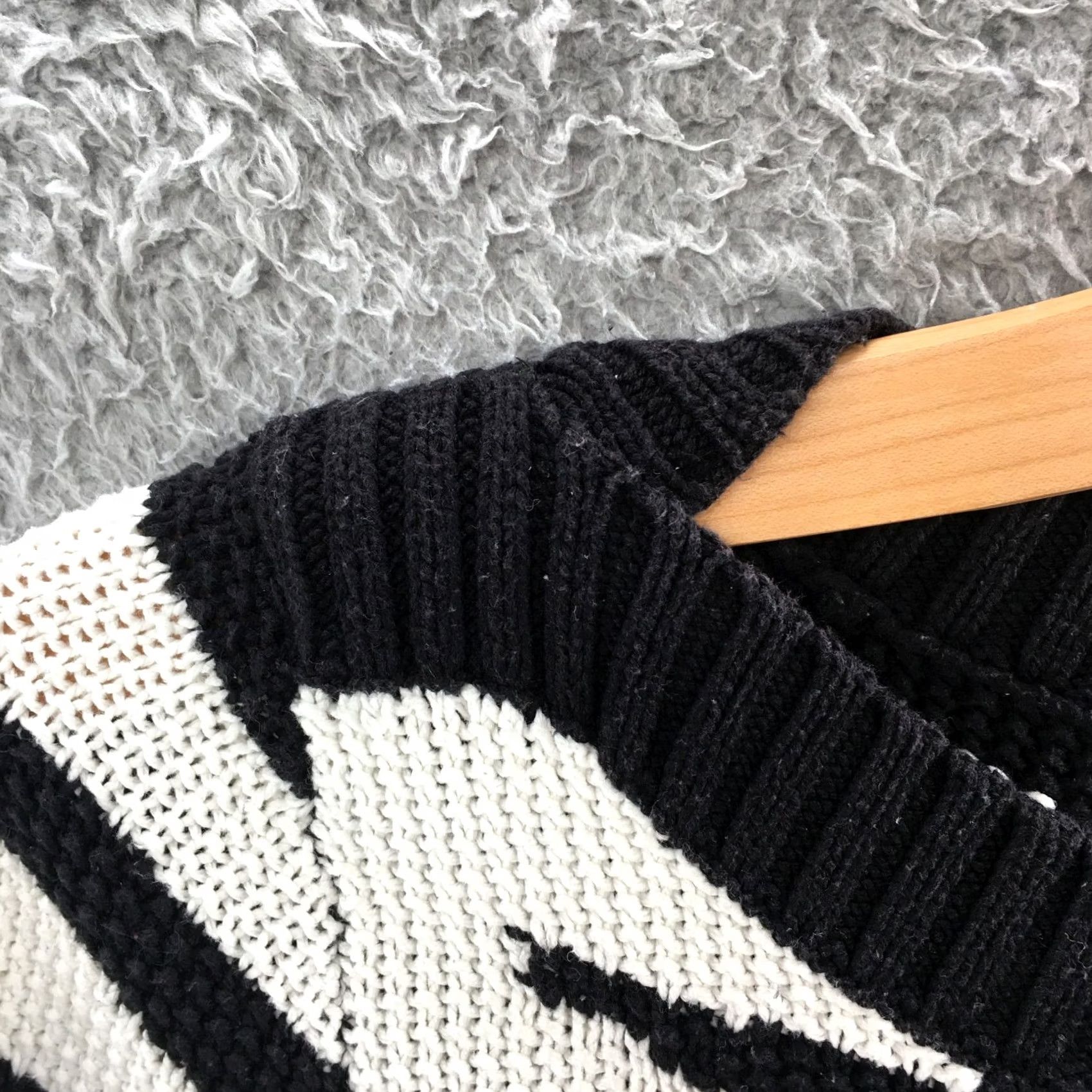 Calvin Klein Calvin Klein Pullover Sweater Top Womens M White Animal Print Cotton Blend Knit Shirt Ladies M White Animal Print Size M / US 6-8 / IT 42-44 - 5 Thumbnail