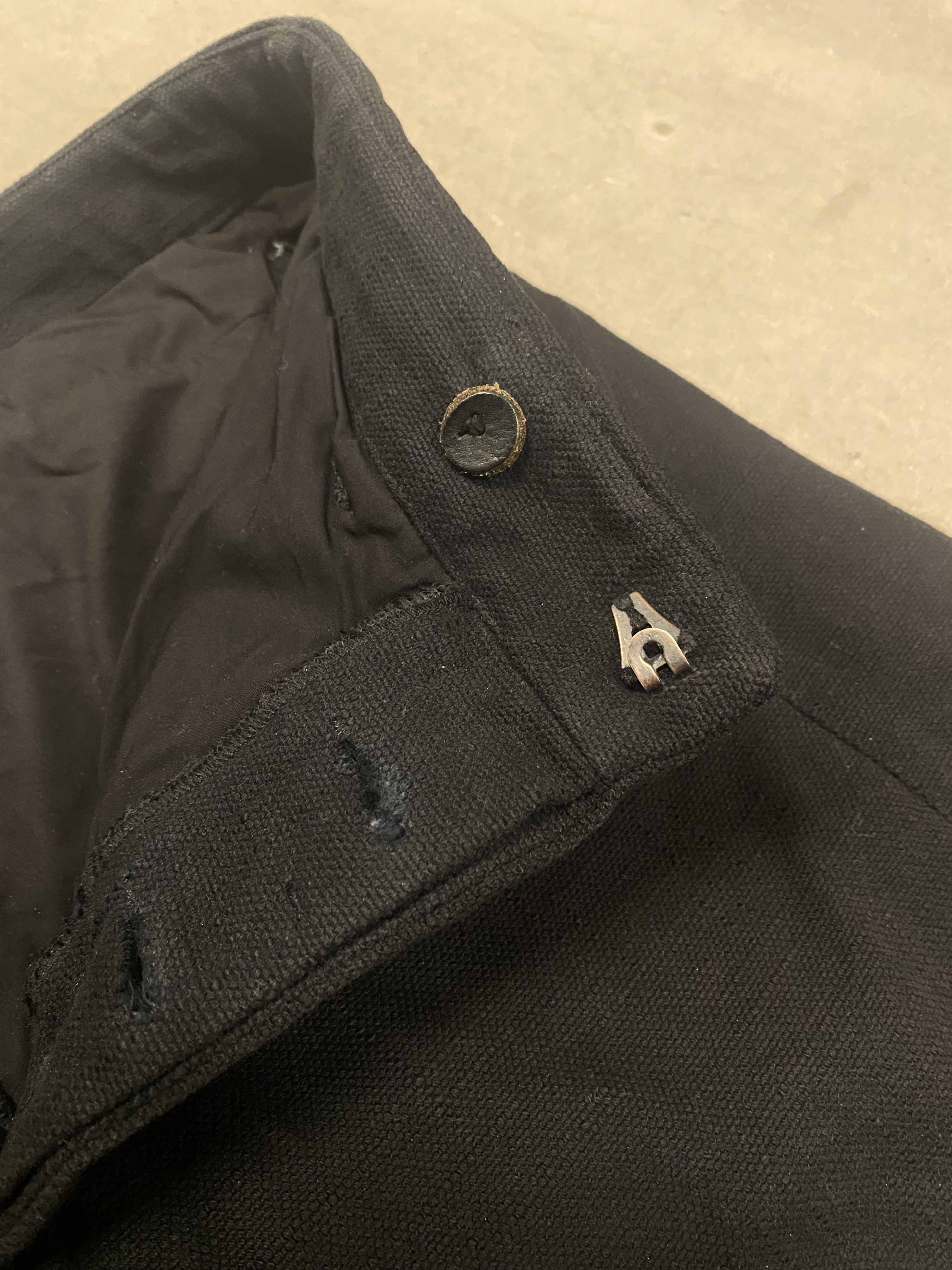 Zam Barrett Black Cropped Pants Size US 32 / EU 48 - 7 Thumbnail