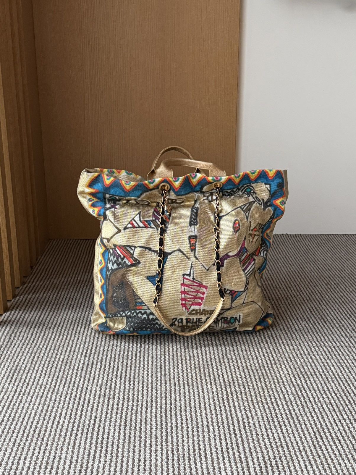Chanel Chanel 2019 Paris Egypt Graffiti Tote bag Size ONE SIZE - 3 Thumbnail