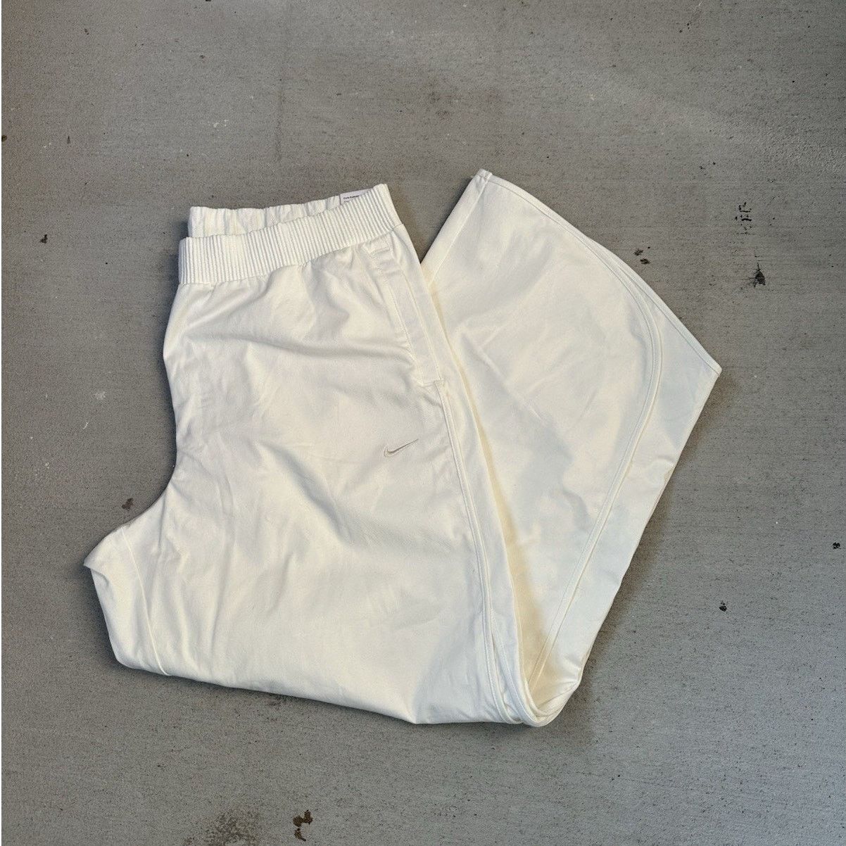 Nike Nike Sportswear Women's Mid-Rise Twill Bottoms Size XL Size 34" / US 12 / IT 48 - 1 Thumbnail