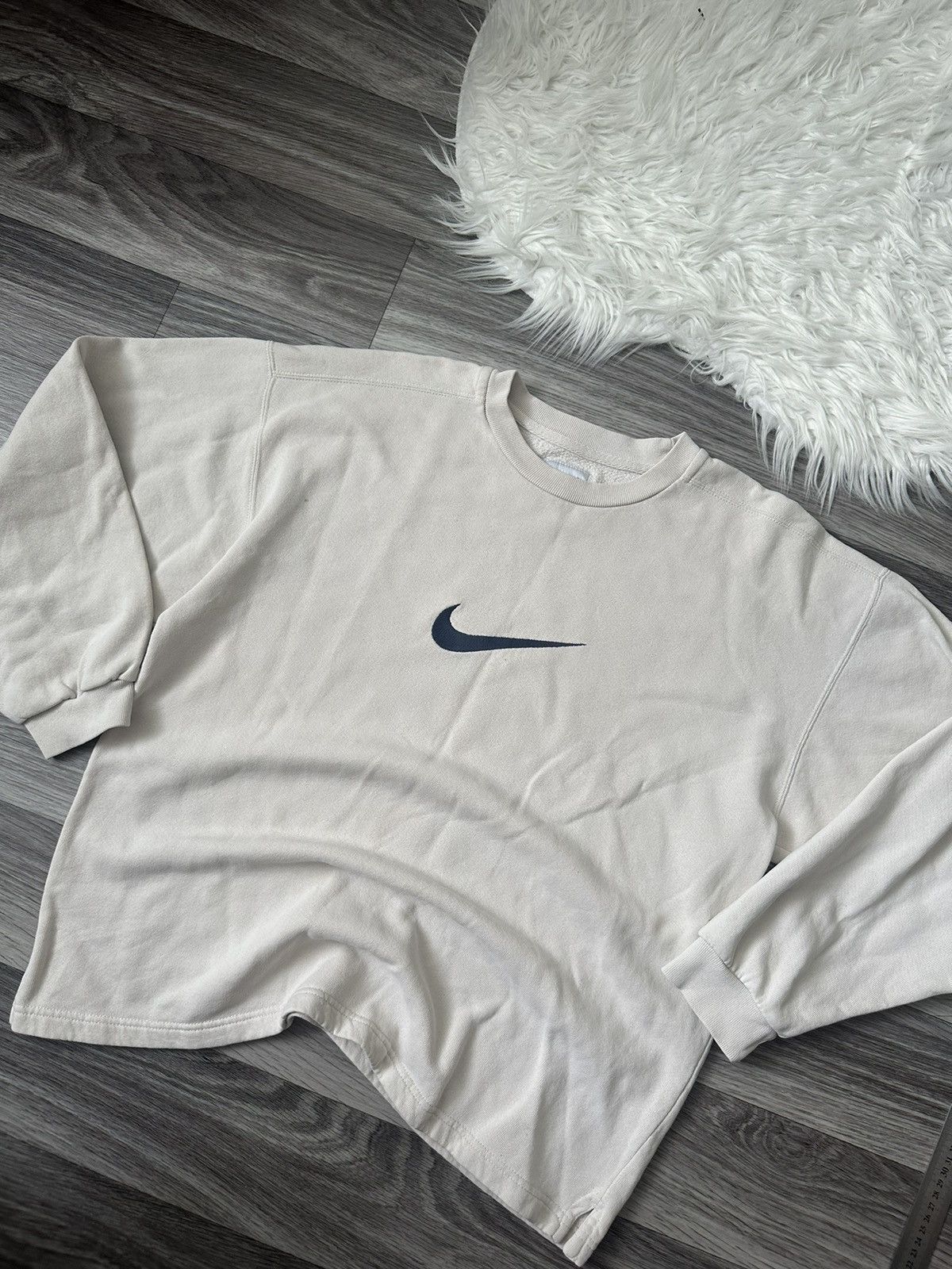Nike Nike vintage 90s White Sweatshirt Big Blue Swoosh hype y2k Size US M / EU 48-50 / 2 - 2 Thumbnail