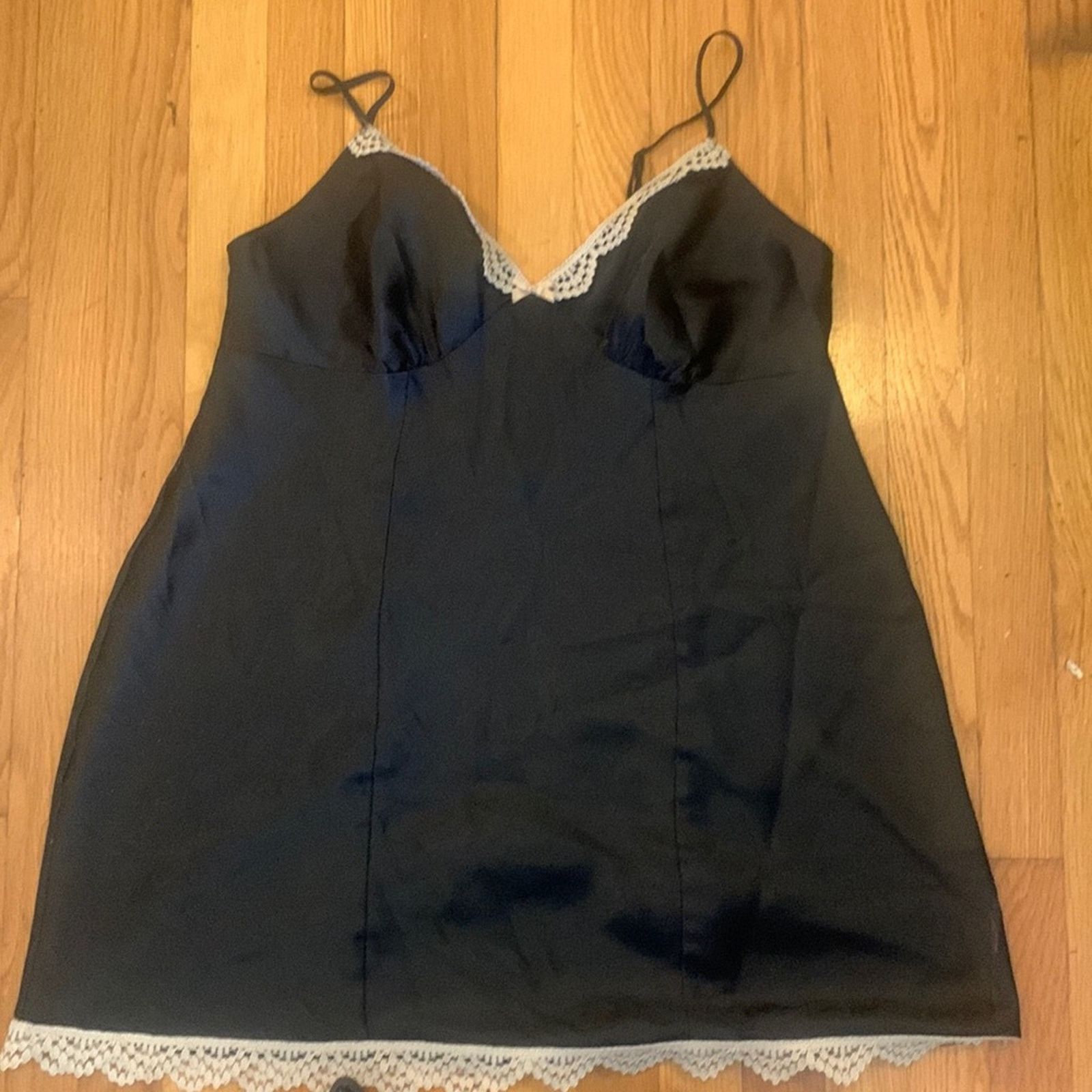 Vintage 90’s BLACK SILKY SATIN SLIP NIGHTY WITH LACE TRIM Size M / US 6-8 / IT 42-44 - 3 Thumbnail