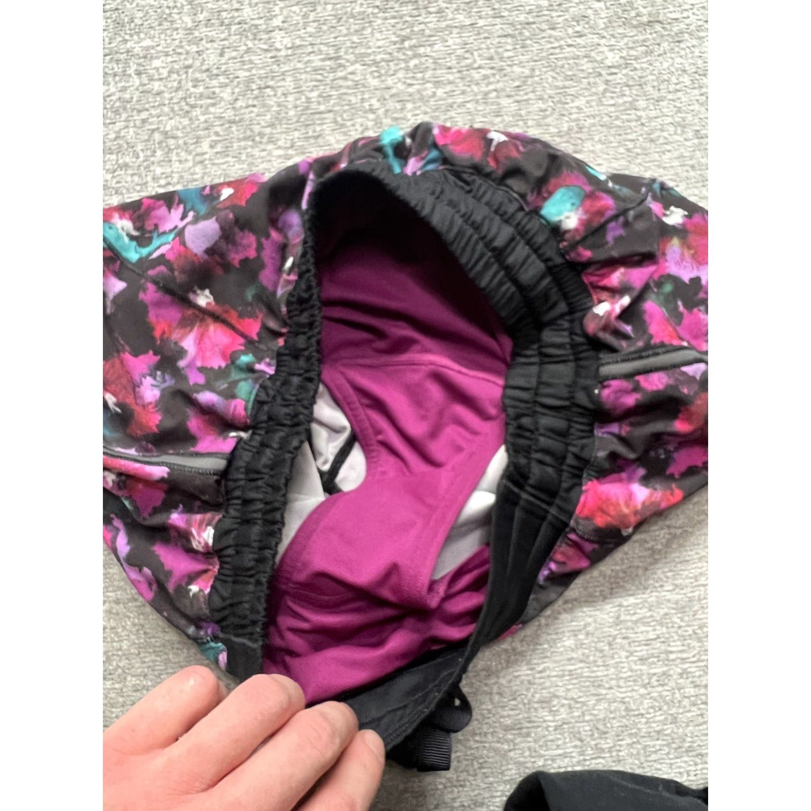 Lululemon Lululemon Hotty Hot Shorts Mini Midnight Bloom Fuchsia Floral Workout Run Size 4 Size 27" / US 4 / IT 40 - 6 Thumbnail