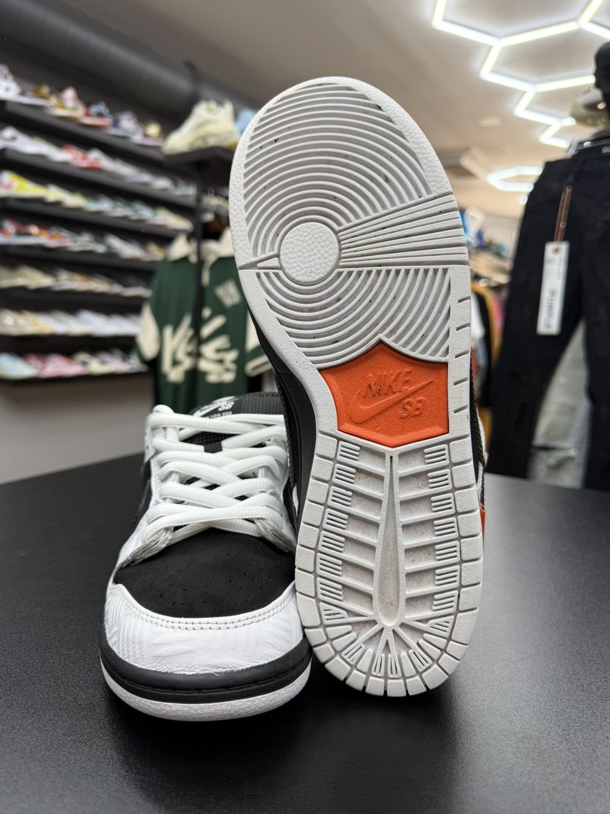 Nike Size 8.5 - Nike SB Dunk Low TIGHTBOOTH Size US 8.5 / EU 41-42 - 8 Thumbnail