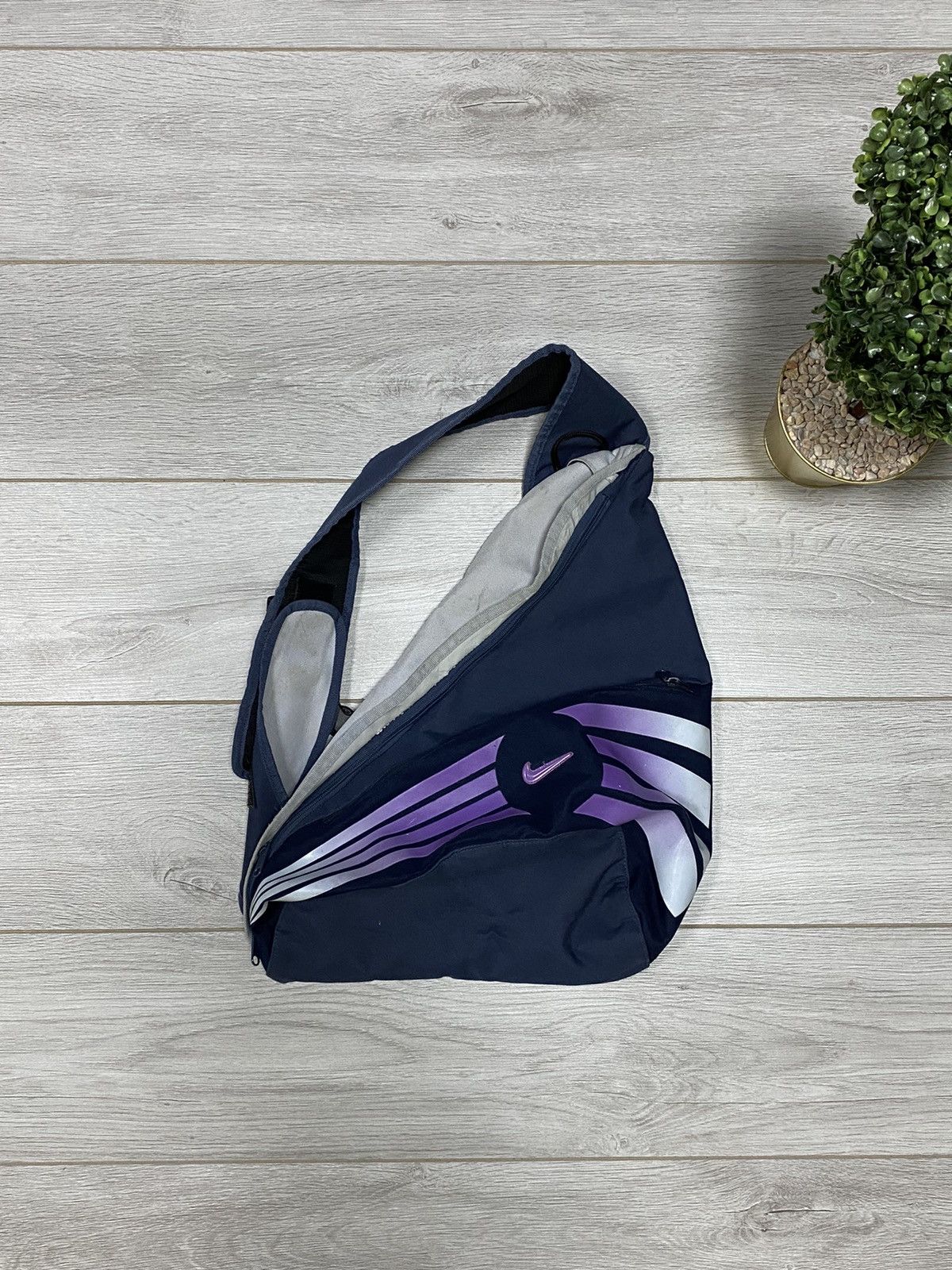 Nike 90s vintage gorpcore sling bag swoosh stripes