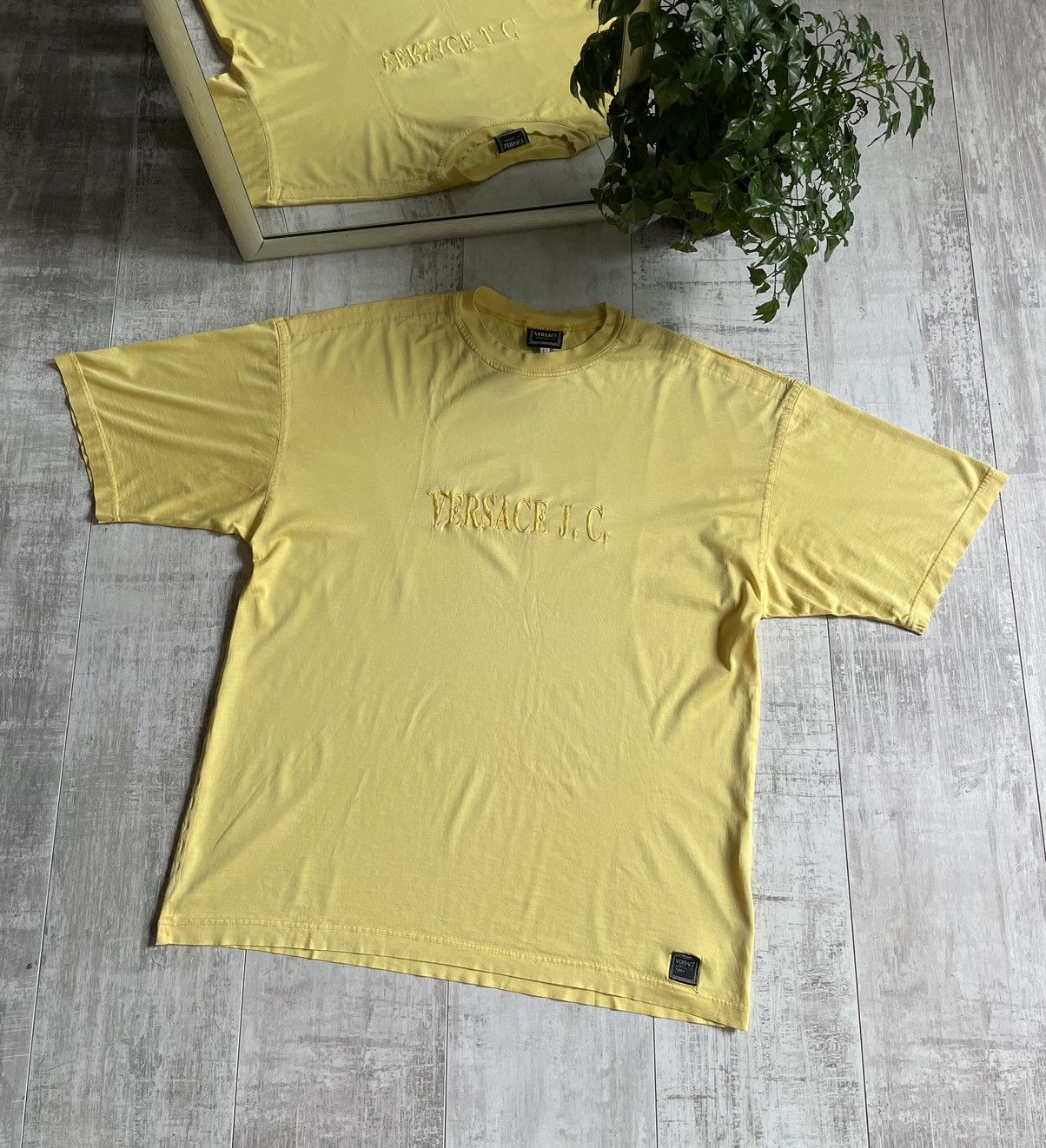 Versace × Versace Jeans Couture × Vintage Vintage Versace Jeans Couture 90’s T-Shirt Center Logo Rare Size US L / EU 52-54 / 3 - 1 Thumbnail