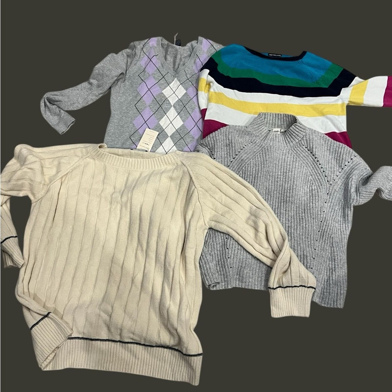 Gap Sweater Weather 4-Seater Bundle – Sizes L & XL Size L / US 10 / IT 46 - 5 Thumbnail