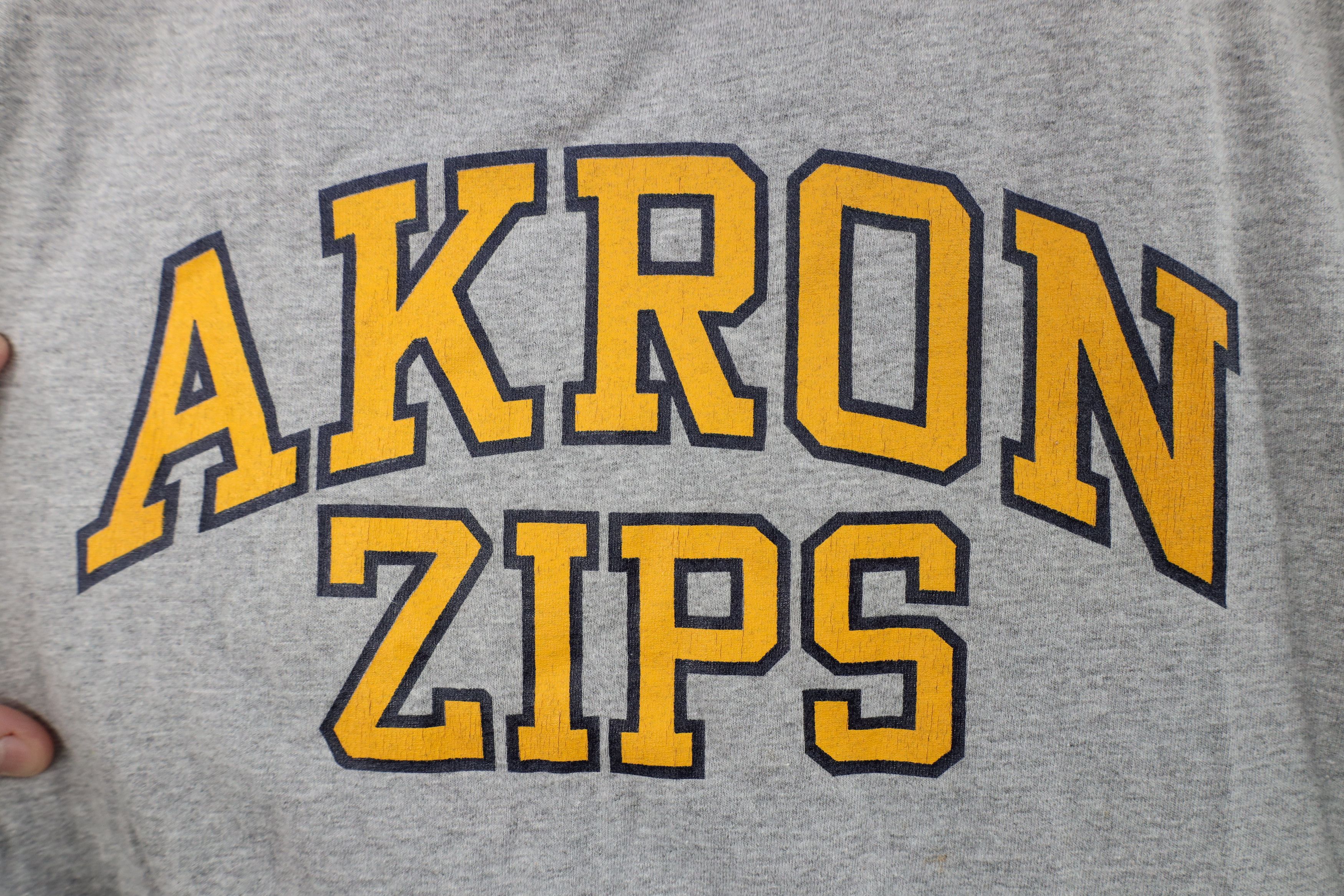 Vintage Vintage 90s University of Akron Zips Short Sleeve T-Shirt Size US L / EU 52-54 / 3 - 4 Thumbnail