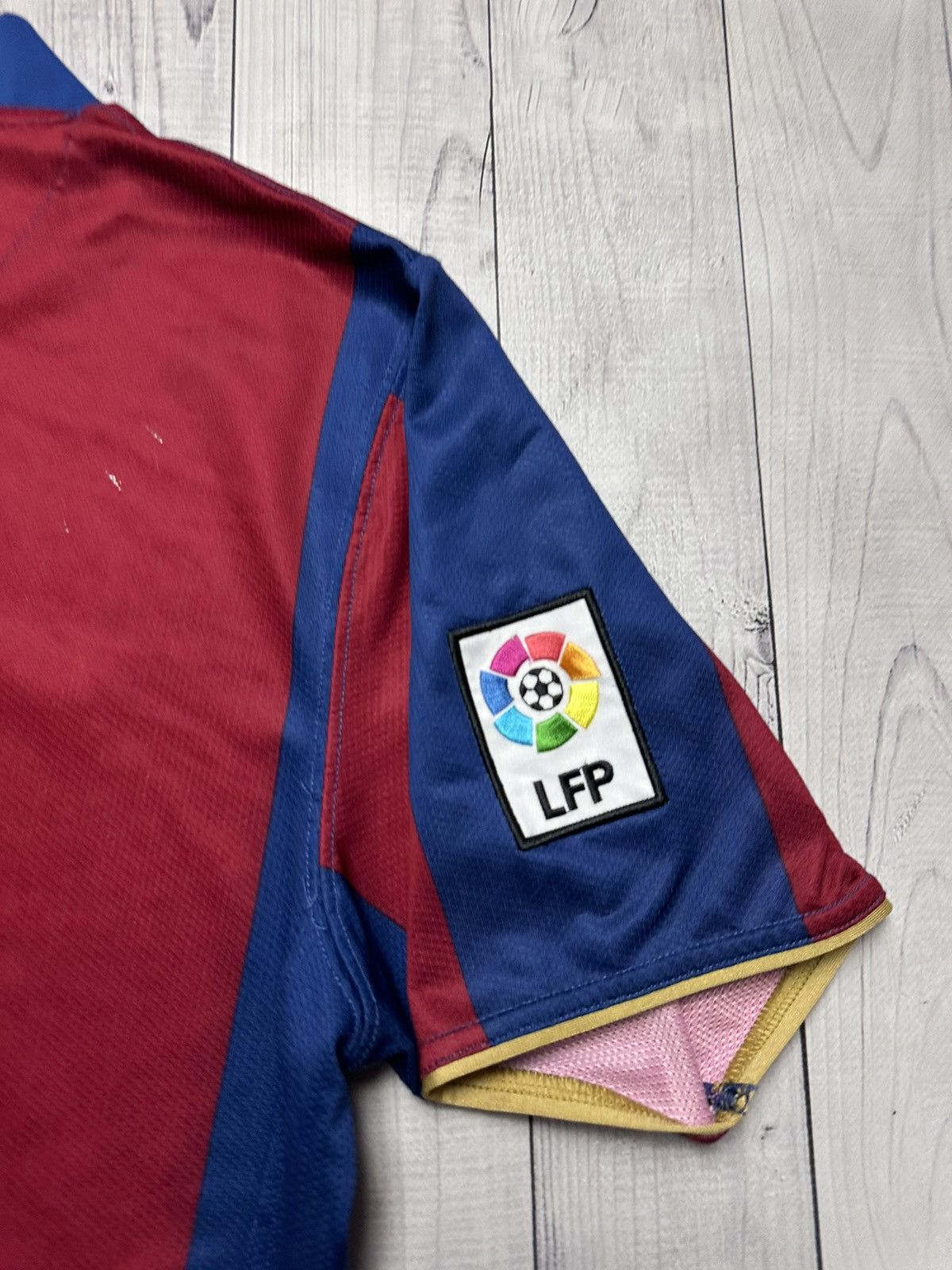 Vintage Vintage Barcelona soccer jersey 6 Havi rare size M Size US M / EU 48-50 / 2 - 4 Thumbnail