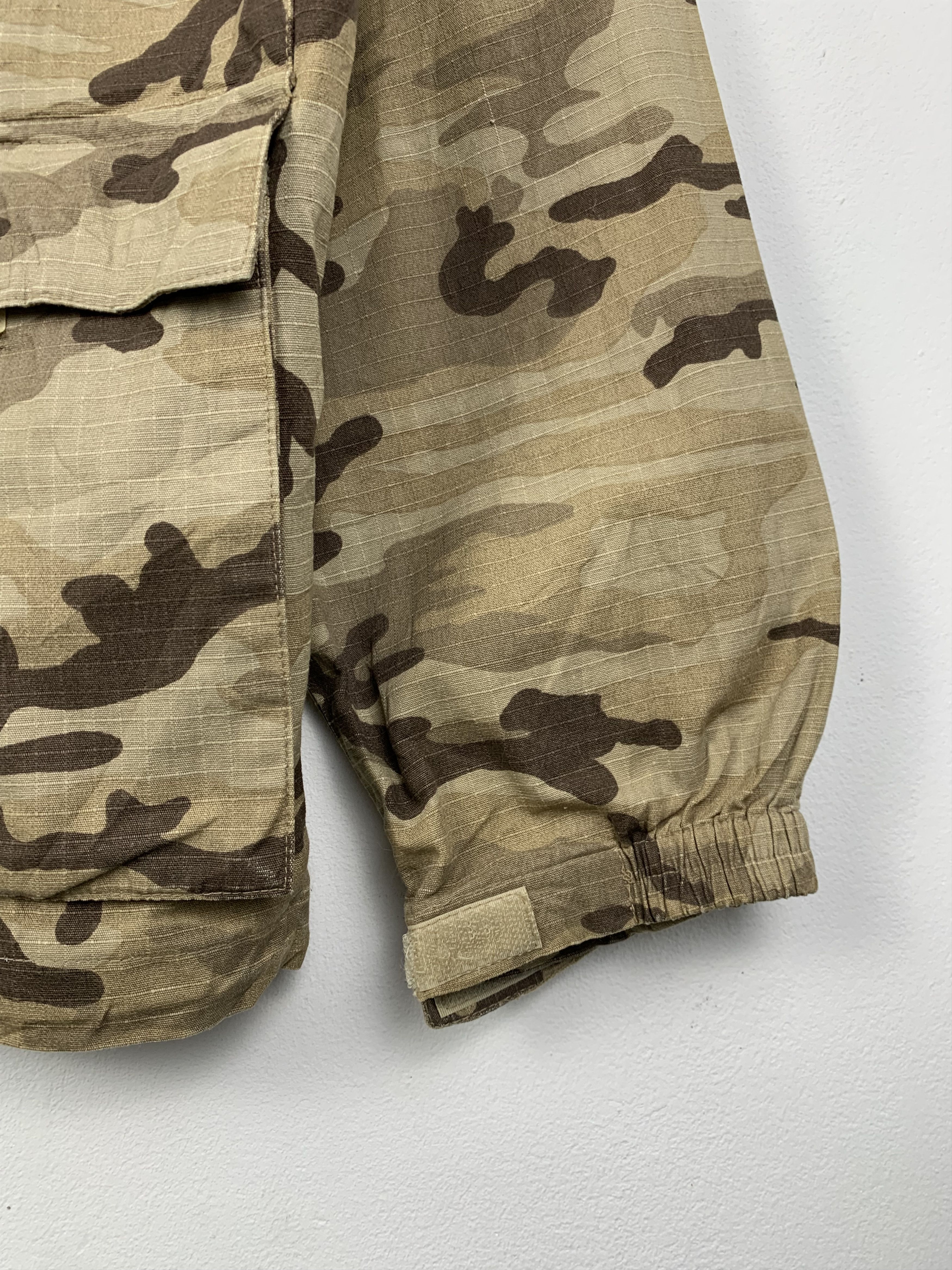 Vintage Vintage Karrimor Fortress Camo Desert Zipper Jacket J1456 Size US M / EU 48-50 / 2 - 7 Thumbnail
