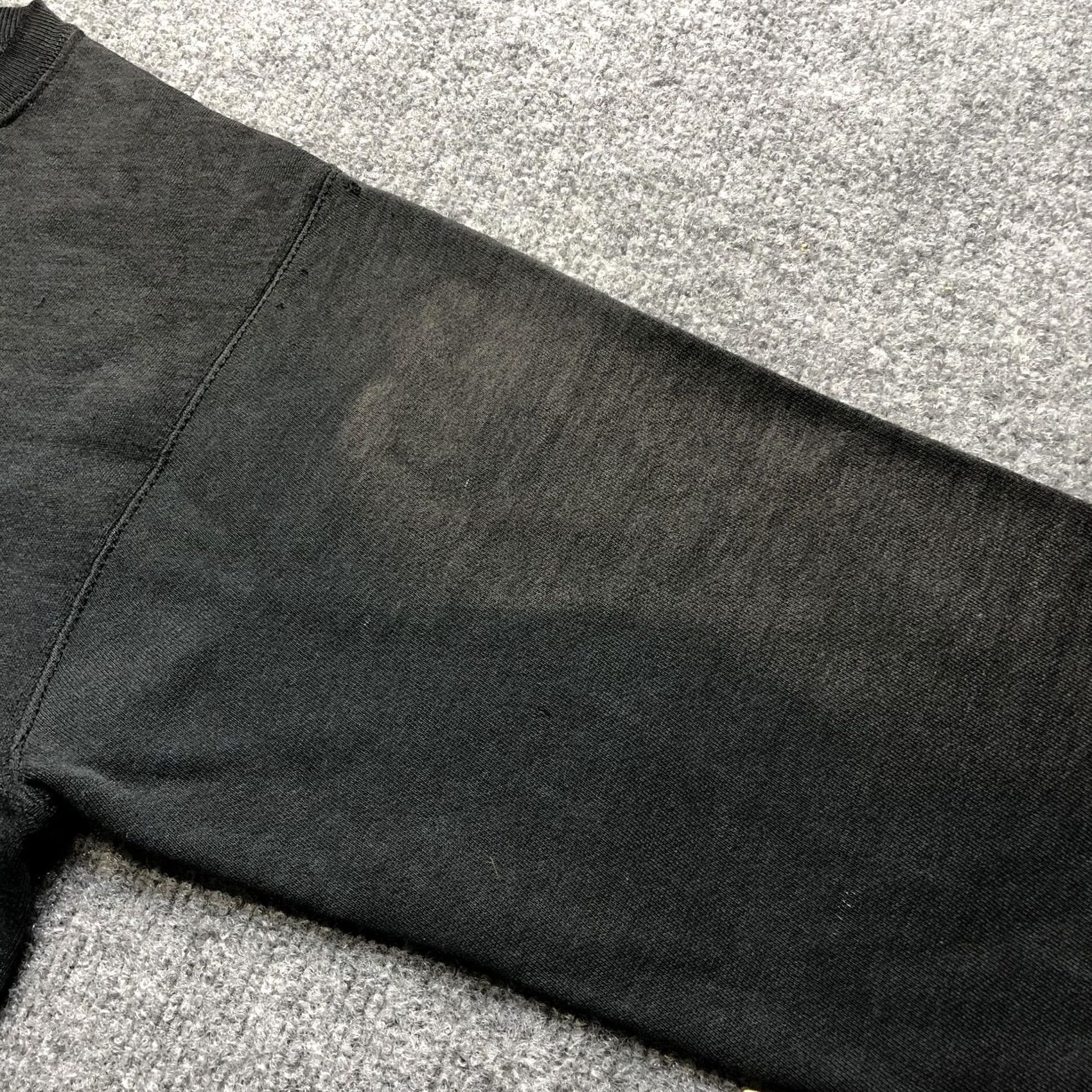 Vintage Vintage Sweatshirt Mens Large Black Crewneck Fleece Pullover Distressed Paint Size US L / EU 52-54 / 3 - 5 Thumbnail