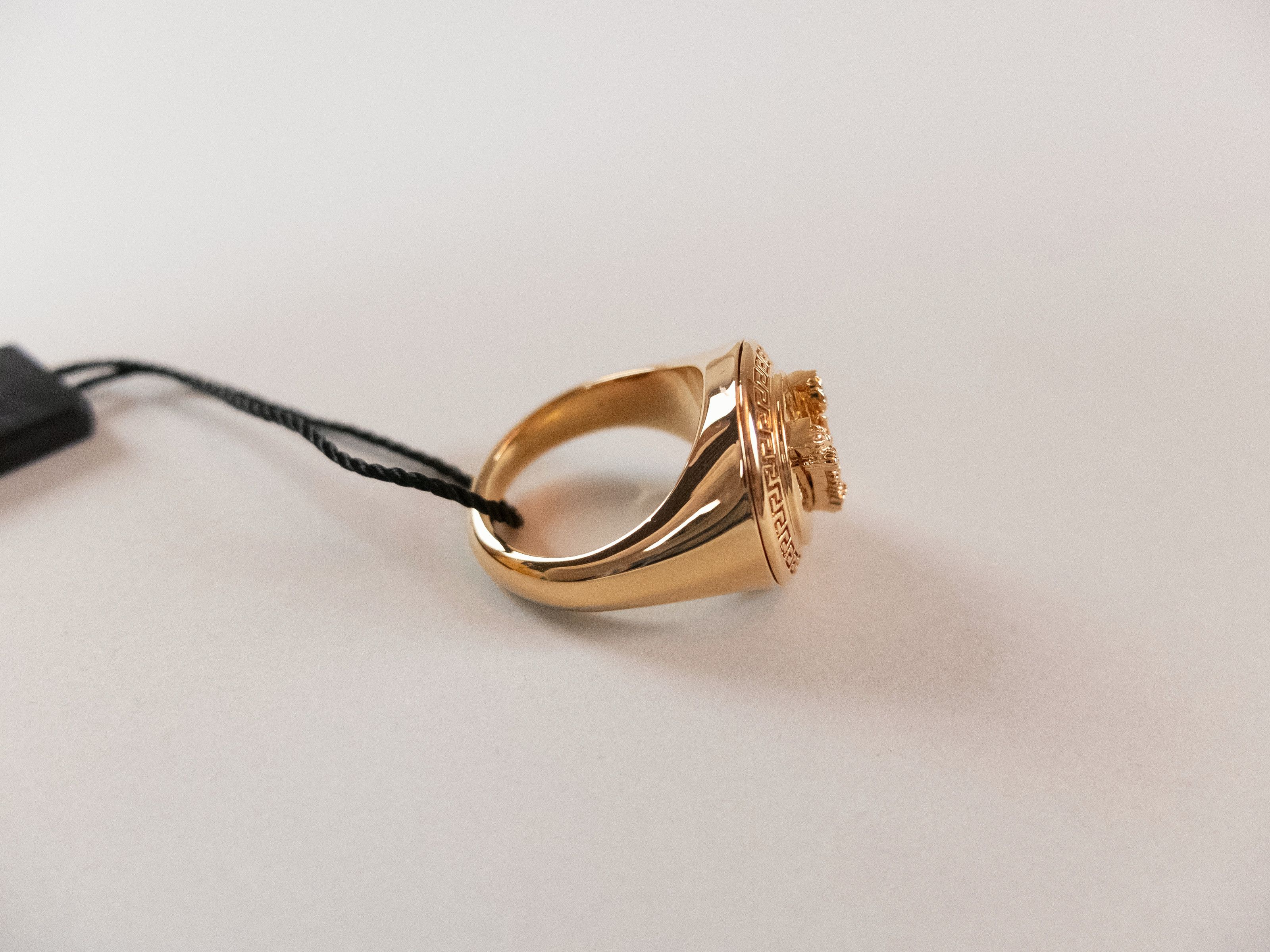 Versace VERSACE Virtus gold tone V logo metal ring 8.5 US / 19 Size ONE SIZE - 4 Thumbnail