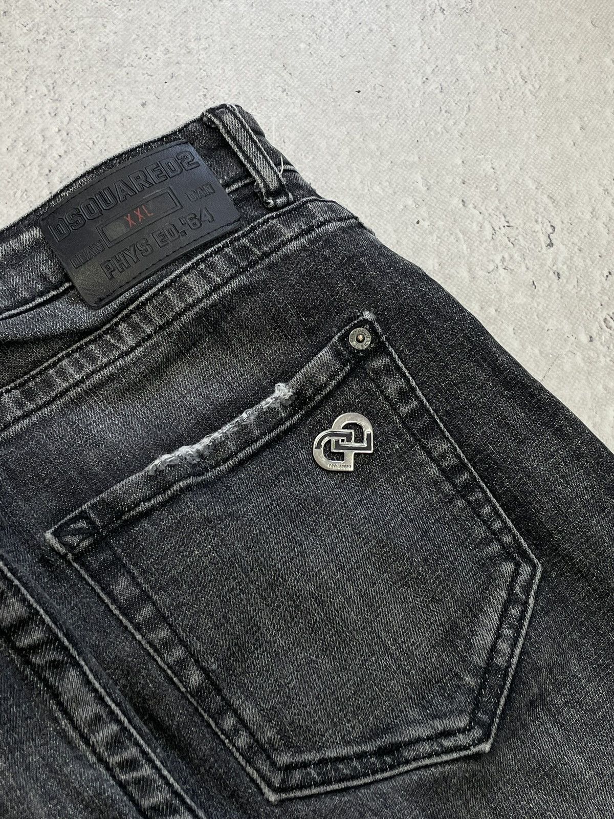 Dsquared2 Vintage slim Dsquared 2 slim black distressed jeans pants Size US 36 / EU 52 - 11 Thumbnail