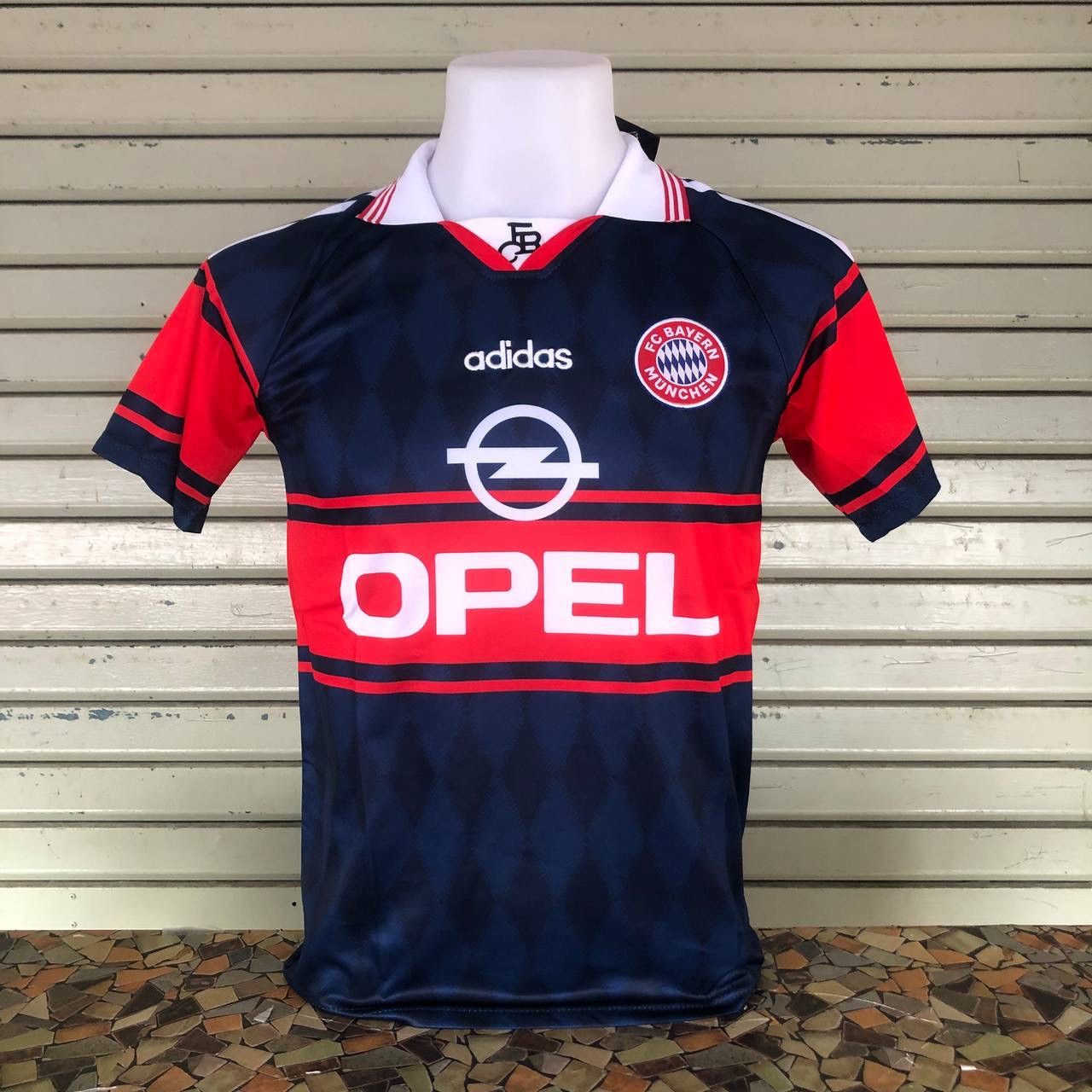 Vintage Vintage Jersey Buyern Munich 1997-1998 Home Kit Size US XL / EU 56 / 4 - 1 Thumbnail