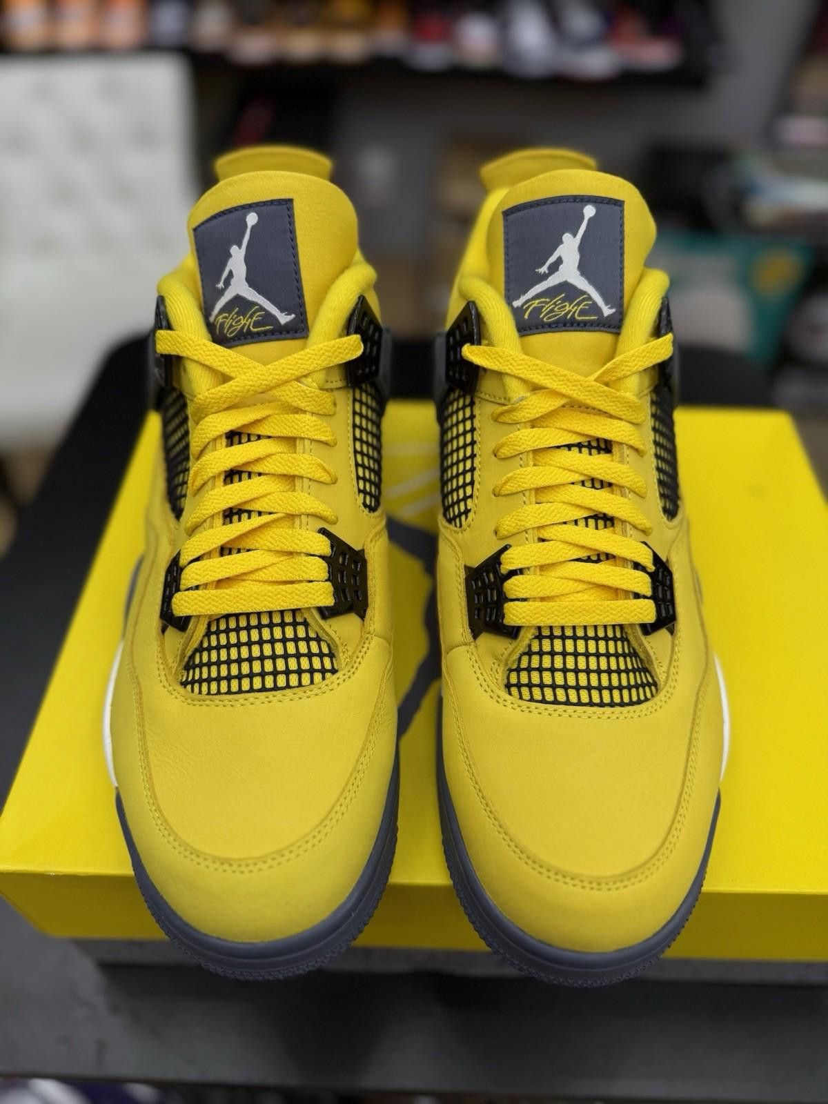 Jordan Brand Nike Air Jordan 4 Retro Mid Lightning Size 13 (NEW) Size US 13 / EU 46 - 3 Thumbnail