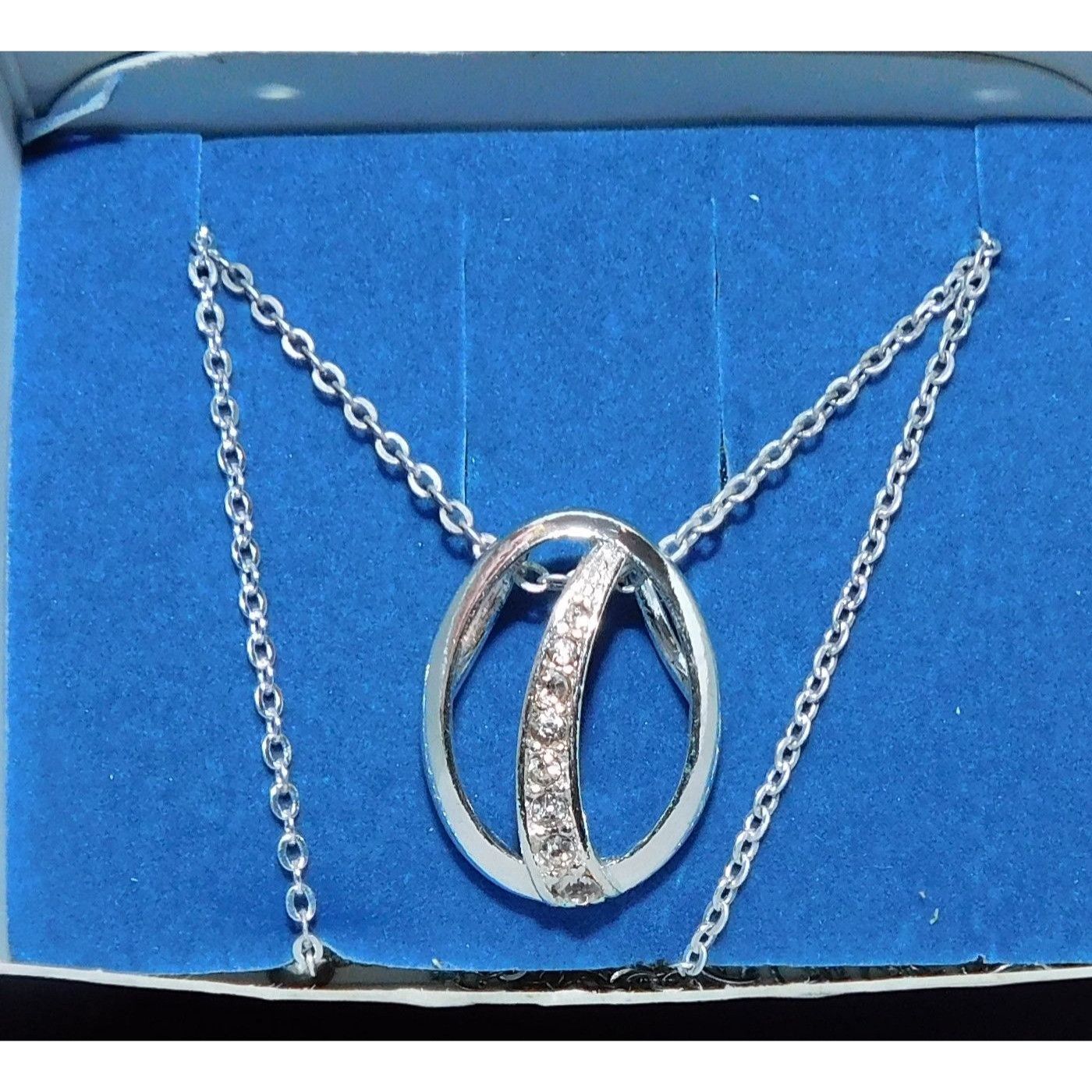 Other Avon "Believe In Love" Silver Tone Pendant Necklace Size ONE SIZE - 6 Thumbnail