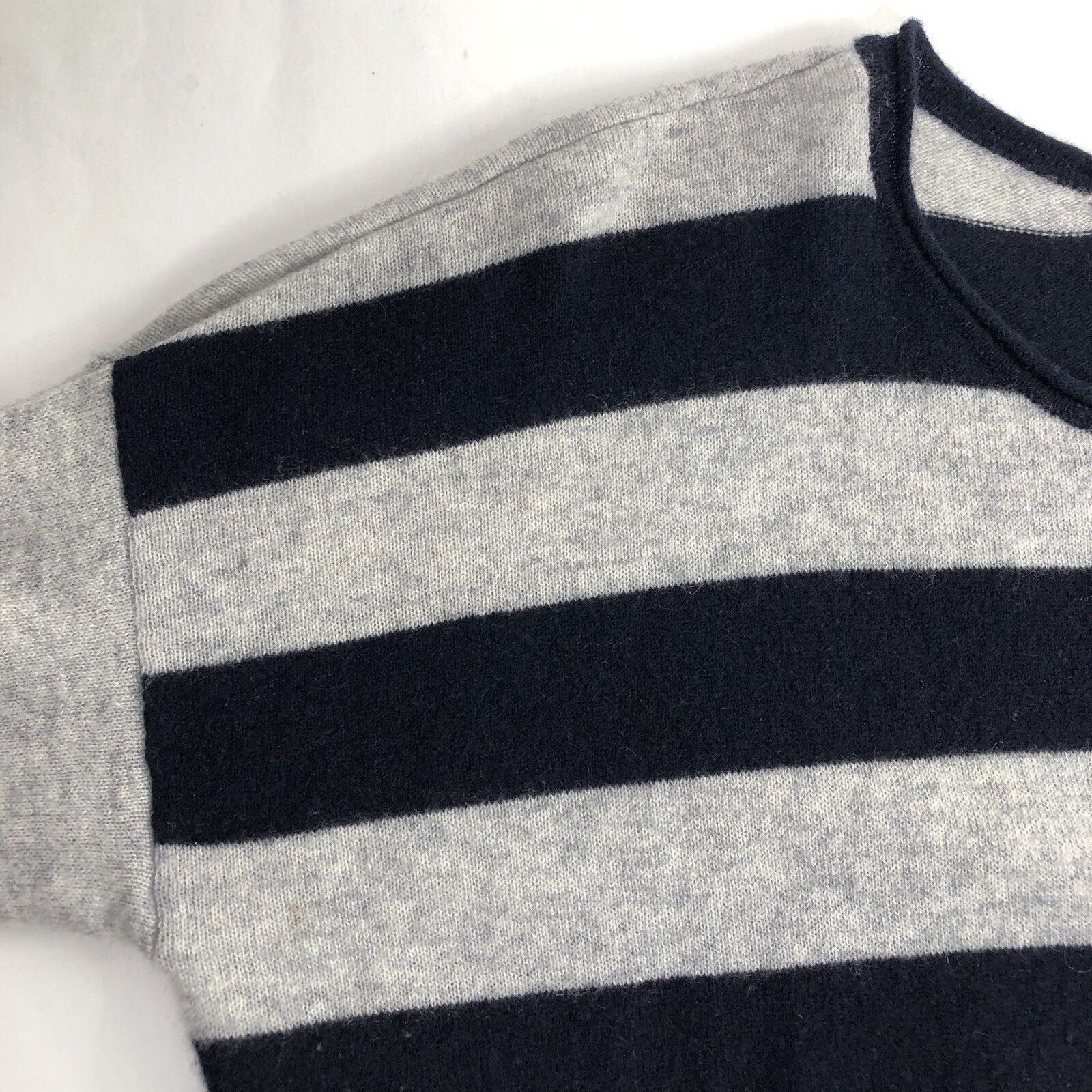 Vince VINCE Womens 100% Cashmere Sweater Sz L Black Gray Stripe Size L / US 10 / IT 46 - 9 Thumbnail