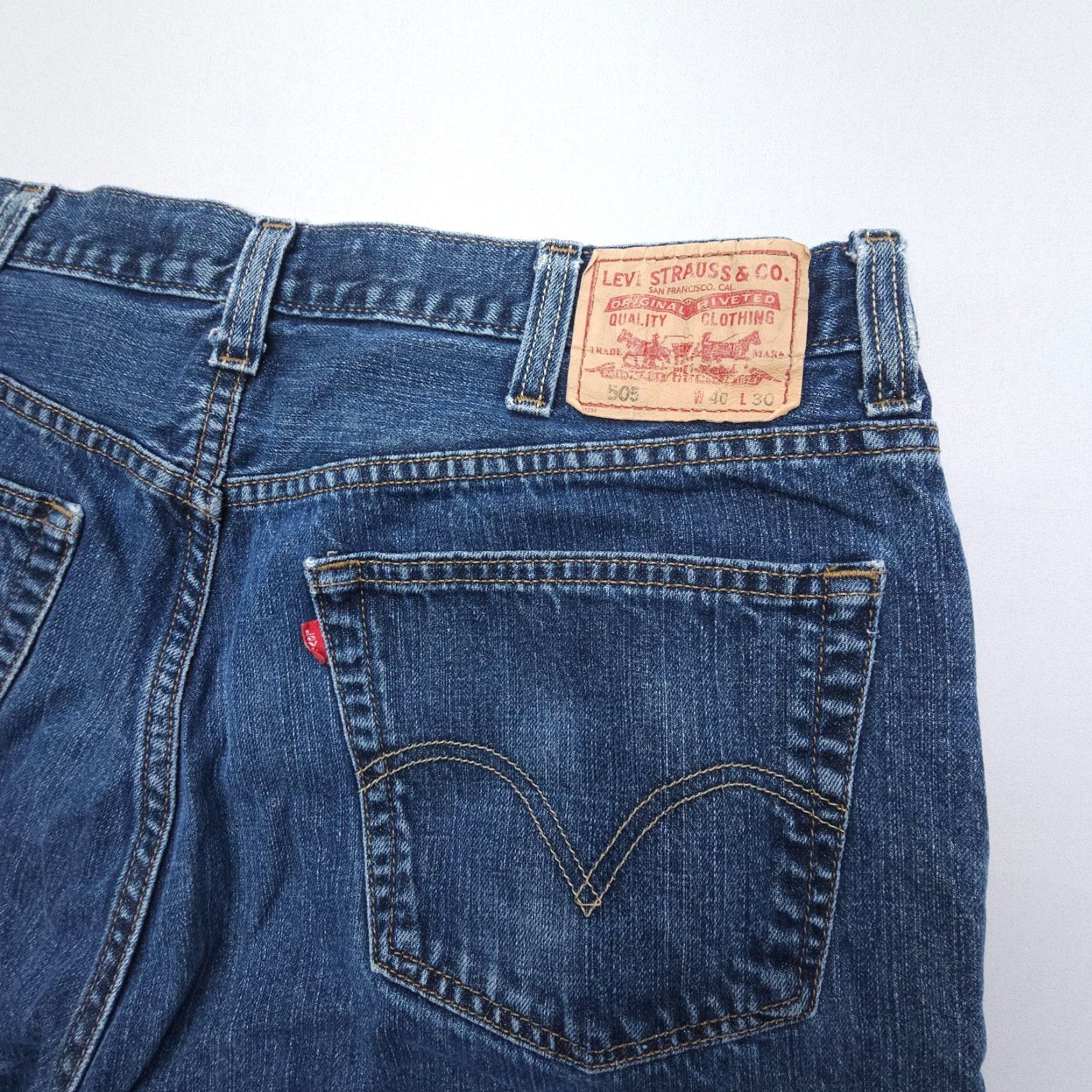 Levi's VINTAGE Levi's 505 Regular Straight Jeans Mens 40 x 30 Dark Wash Blue Denim 5-Pocket Model Levi's 505 American 90s/Mexico Mens Size US 40 / EU 56 - 3 Thumbnail