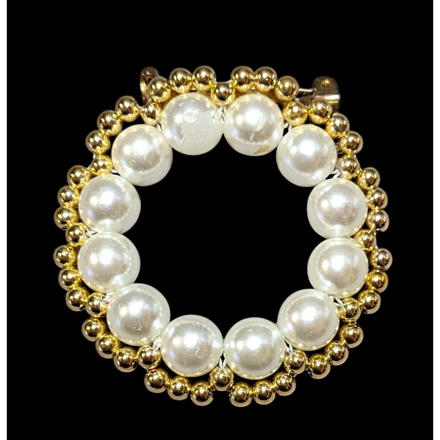 Other Handmade Beaded Gold Tone Faux Pearl Wreath Brooch Size ONE SIZE - 1 Thumbnail