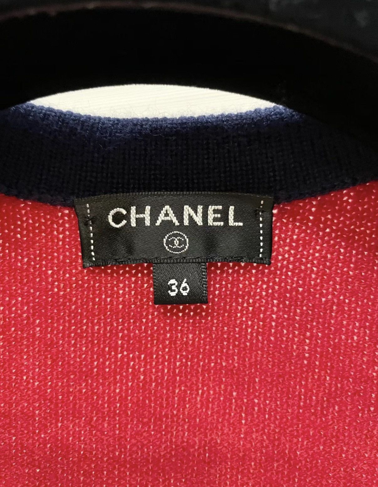 Chanel Chanel F36 Classic Cashmere Cardigan Red with Blue Trim J33 Size XS / US 0-2 / IT 36-38 - 4 Thumbnail