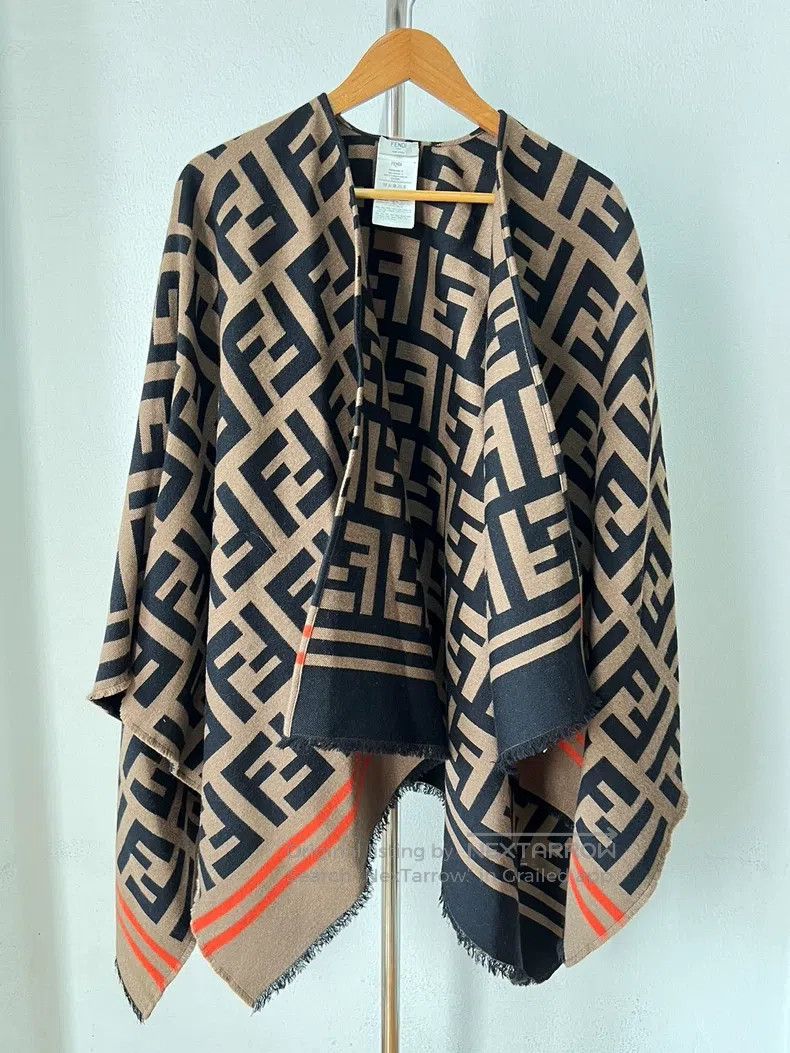 Fendi Fendi size 140*140 cm FF floral cashmere cape cloak, 140*14 Size ONE SIZE - 1 Thumbnail